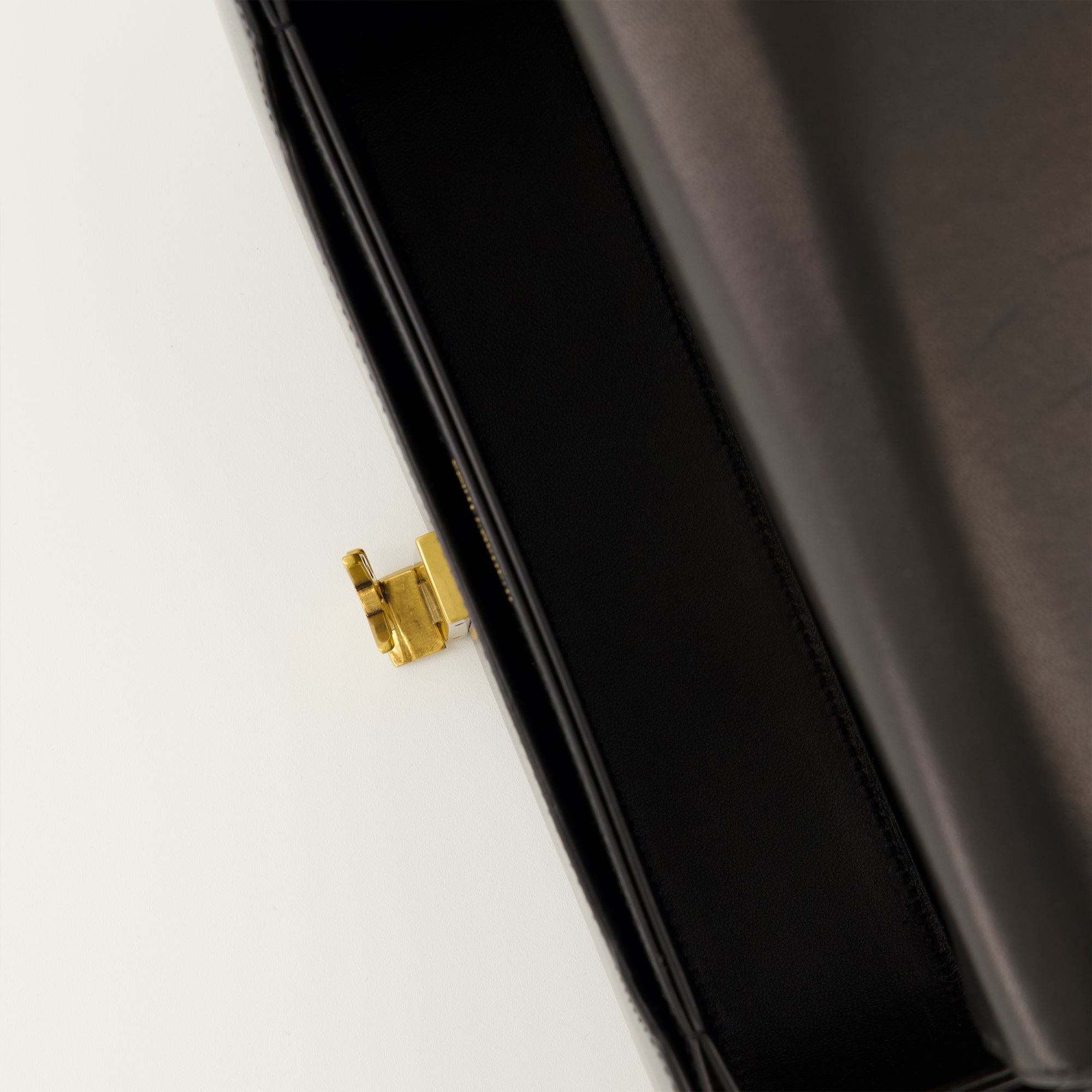 Image de l'article Sac Voltaire de la marque Saint Laurent pour Femme - Saison Automne-Hiver 2025 - Vue détaillée_3