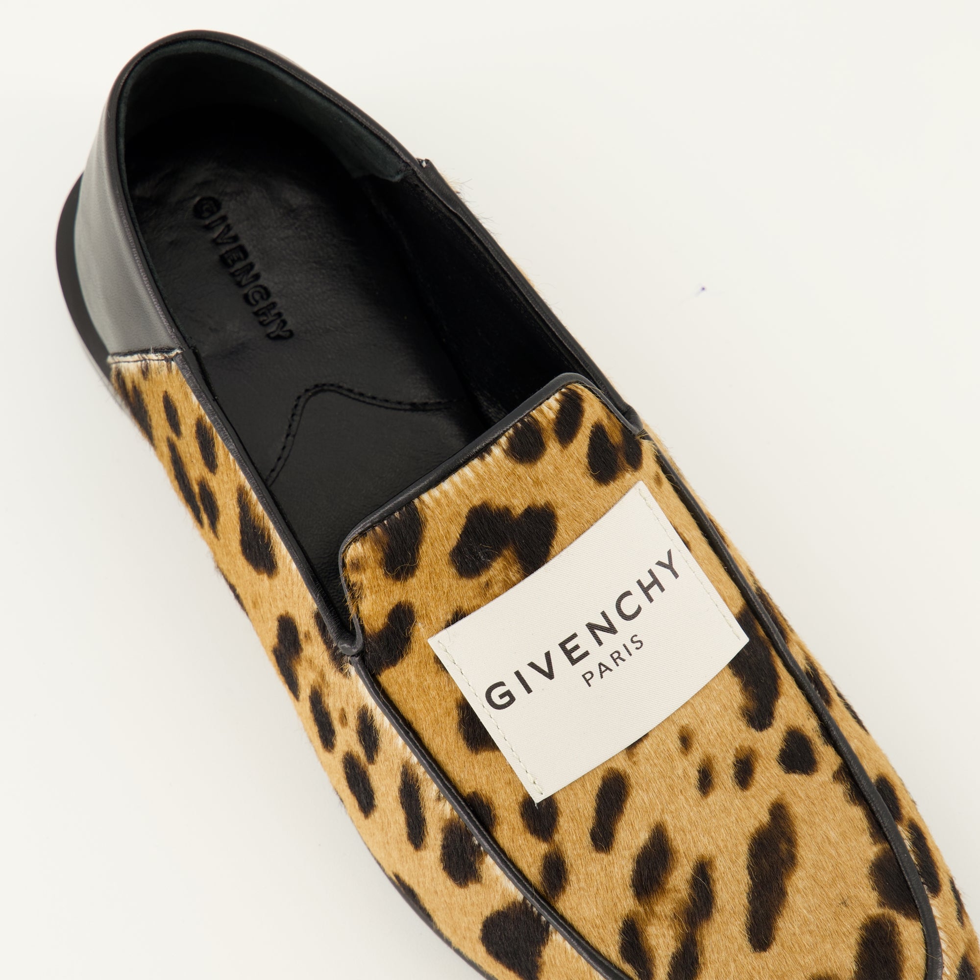 Image de l'article Mocassins Label de la marque Givenchy pour Femme - Saison Automne-Hiver 2025 - Vue détaillée de haut