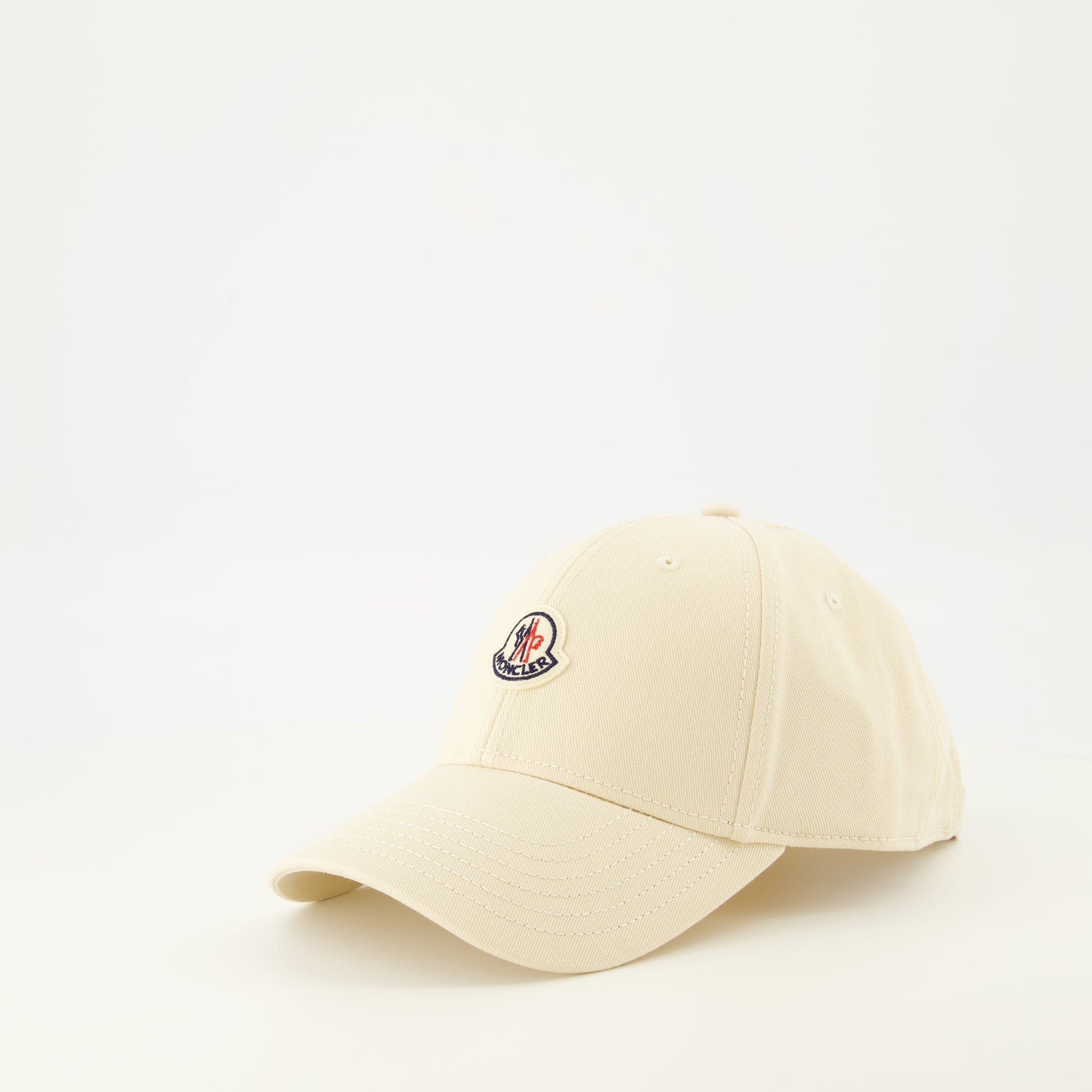 Image de l'article Casquette à logo beige de la marque Moncler pour Femme - Saison Printemps-Été 2026 - Vue de Dos