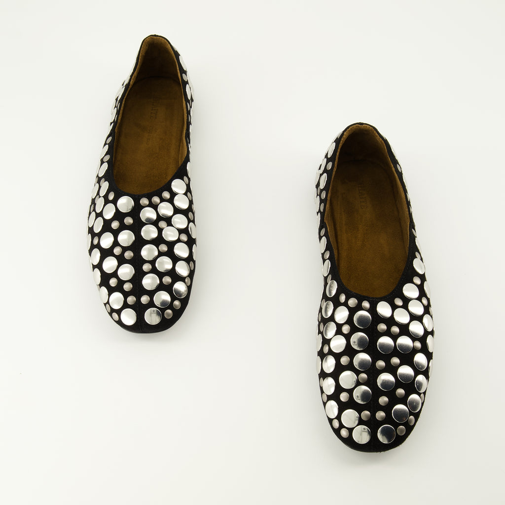 Imagem das Ballerinas Jane em camurça preta da marca Khaite para mulher - Temporada Primavera-Verão 2026 - Vista de cima do par de sapatos