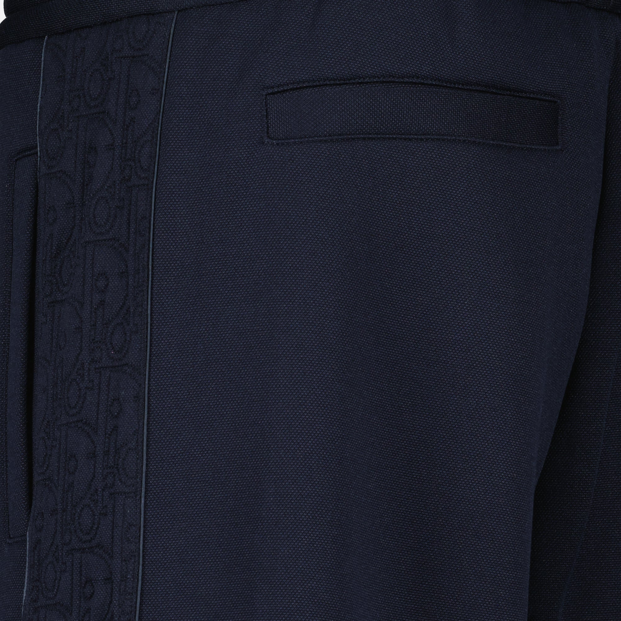 Immagine dei pantaloni da jogging blu navy di Dior per Uomo - Stagione Primavera-Estate 2026 - Vista Dettagliata_1
