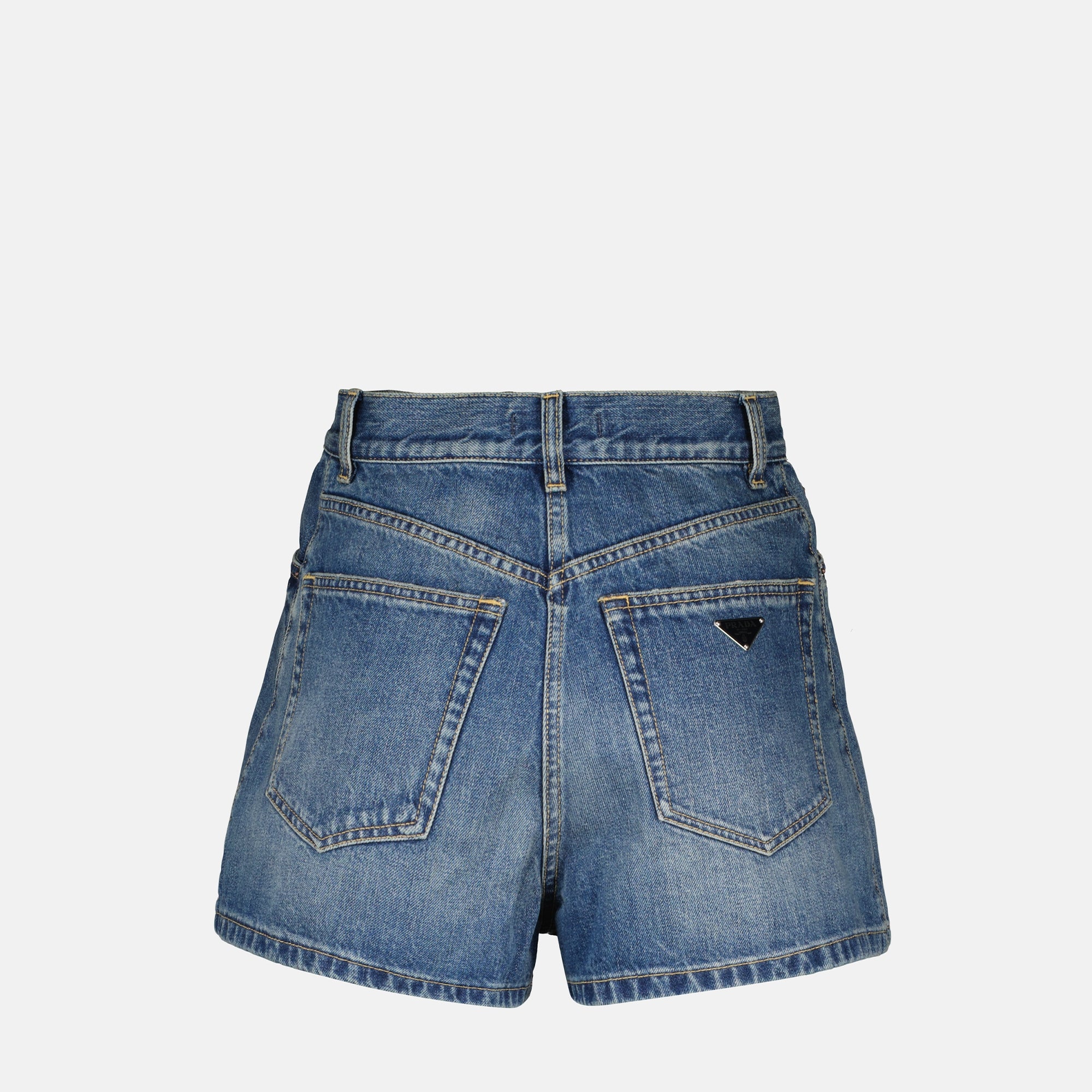 Immagine dei Pantaloni Corti in Denim di Prada per Donna - Stagione Autunno-Inverno 2025 - Vista Posteriore