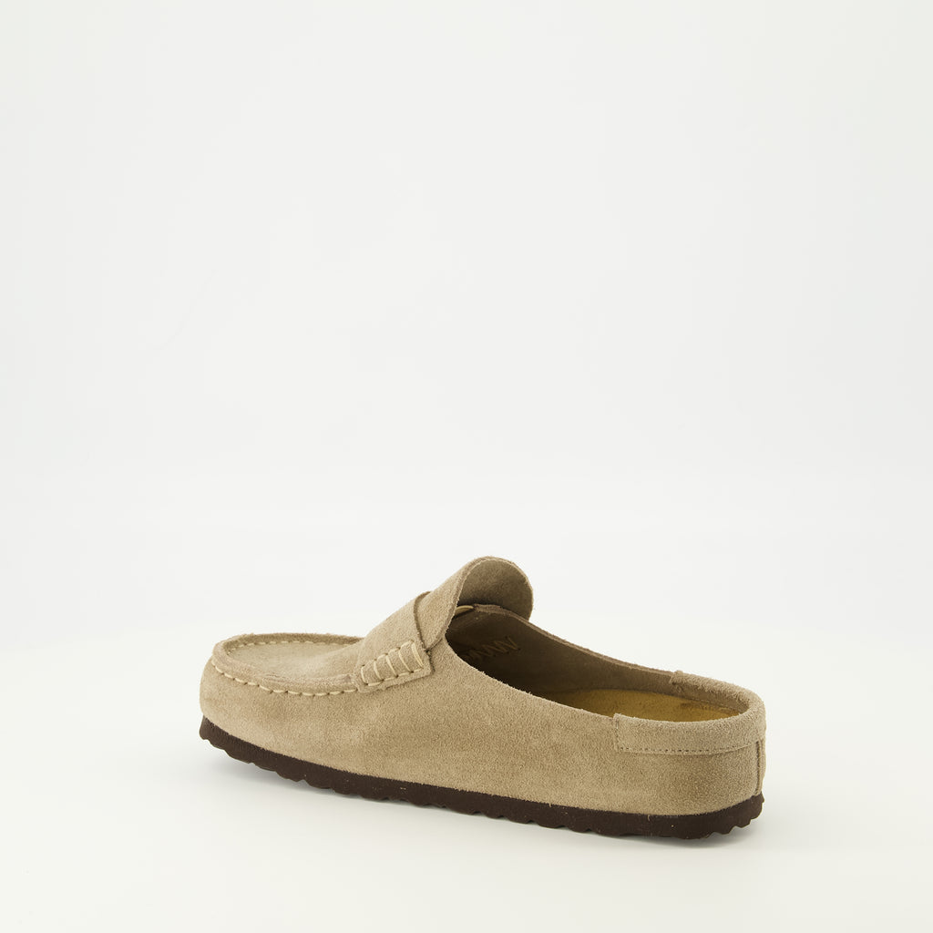 Image de l'article Mules Naples beige de la marque Birkenstock pour Unisex - Saison Printemps-Été 2026 - Vue trois quarts arrière droite