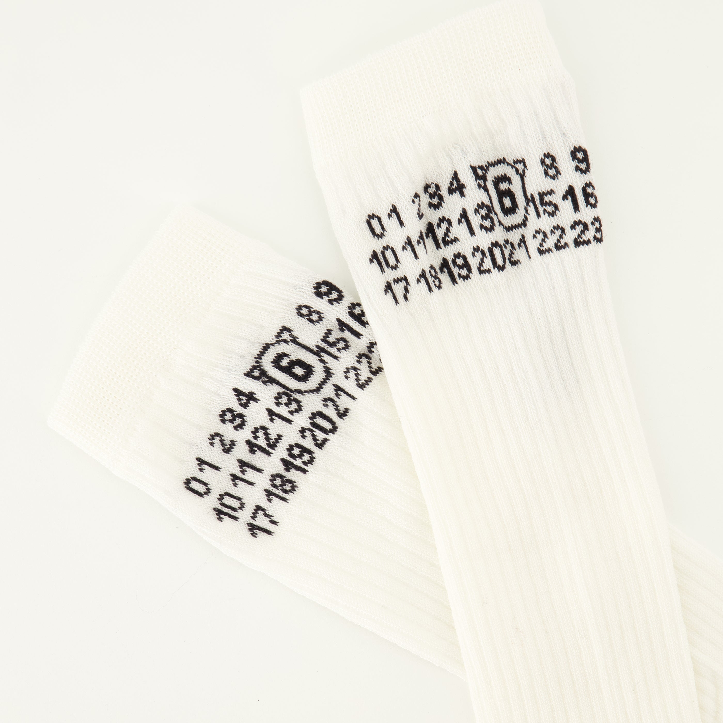 Sous-vêtements et homewear Calcetines blancos de canalé sobre la pantorrilla Mm6 Blanc Femme