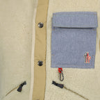 Immagine del giubbotto senza maniche in teddy beige del marchio Moncler Grenoble per Uomo - Stagione Primavera-Estate 2026 - Vista Dettagliata 1