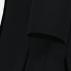 Imagen del abrigo negro Franc de Khaite para mujer - Temporada Primavera-Verano 2026 - Vista Detallada_2