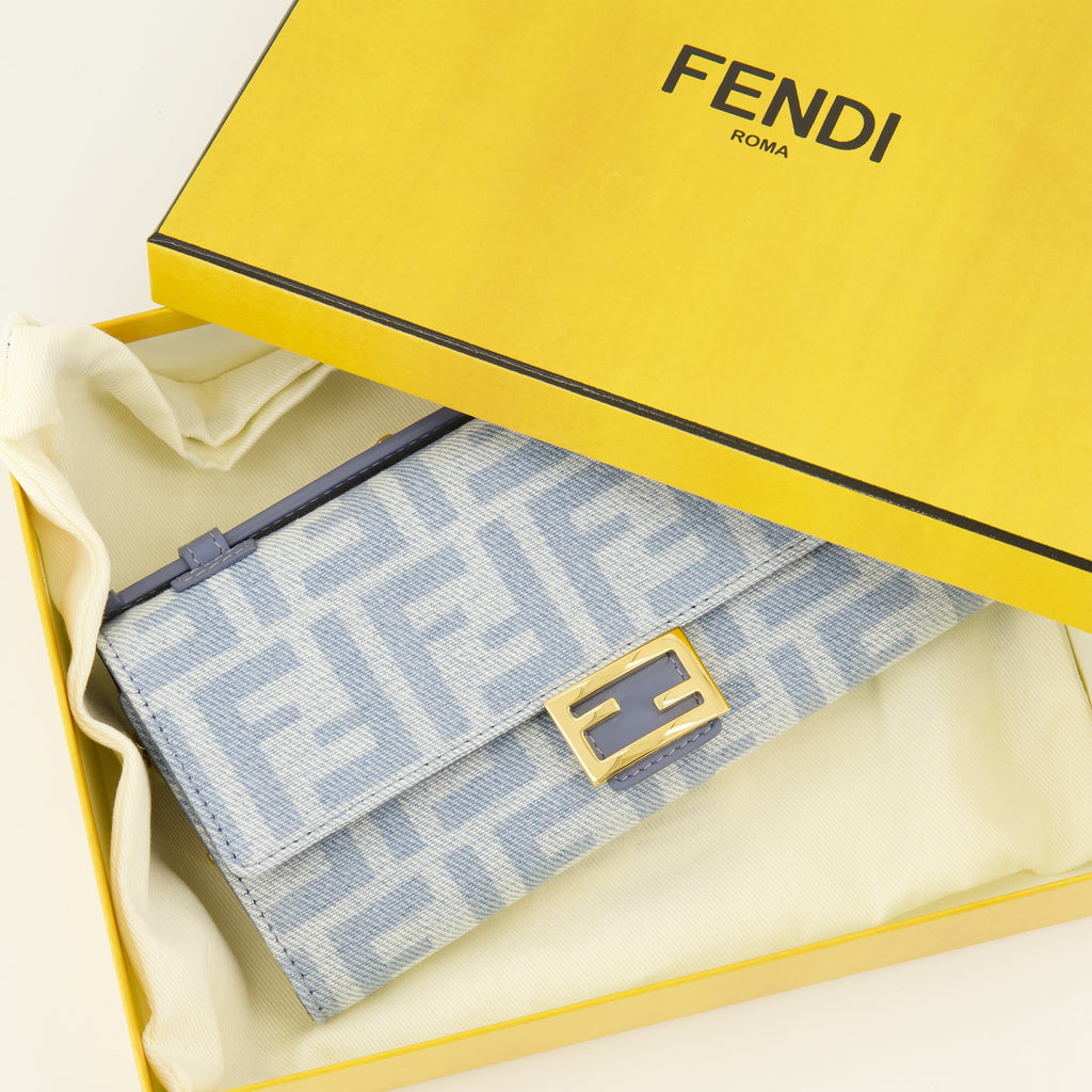 Sacs à main et épaule Carteira Baguette com Cadeia em Denim e Couro Azul FF Fendi Bleu Femme