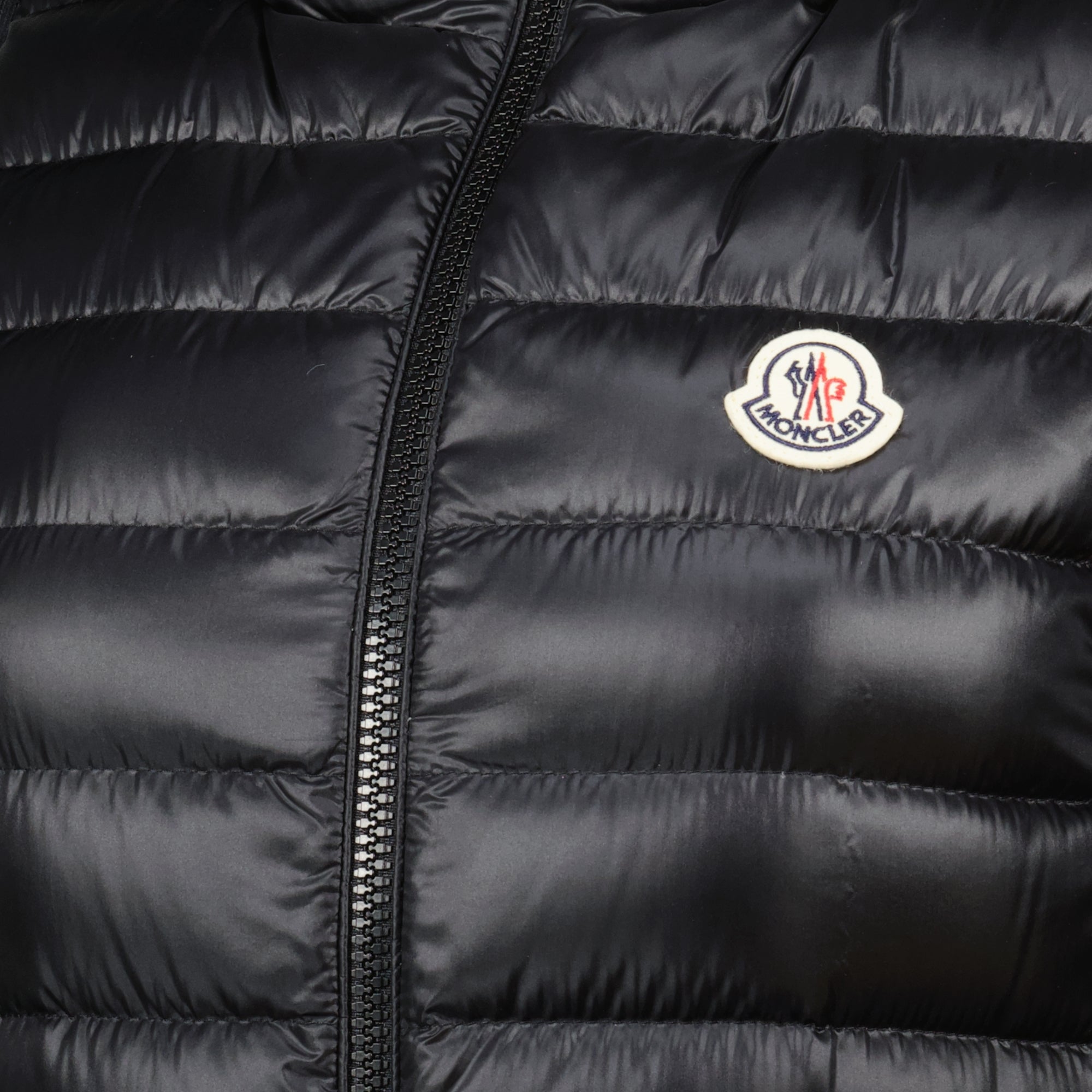 Bild der schwarzen ärmellosen Glygosse-Jacke von Moncler für Damen - Frühling-Sommer 2026 - Detaillierte Ansicht 1