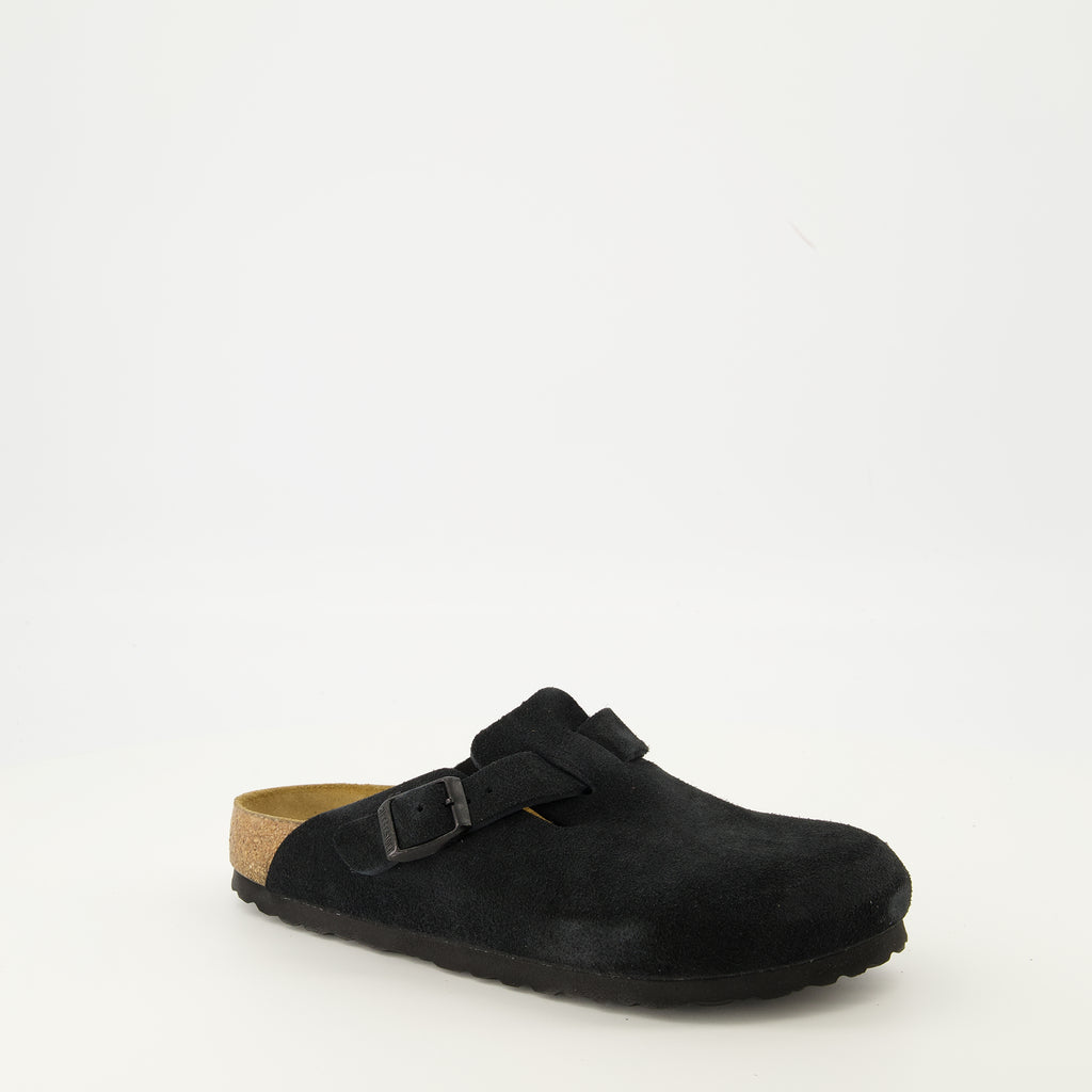 Immagine delle Mules Boston del marchio Birkenstock per Unisex - Stagione Autunno-Inverno 2025 - Vista tre quarti anteriore destra