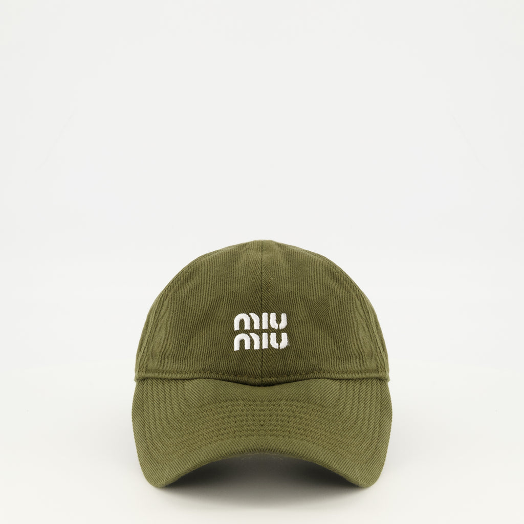 미우미우 여성용 카키 데님 모자의 이미지 - 2026년 봄-여름 - 전면 보기