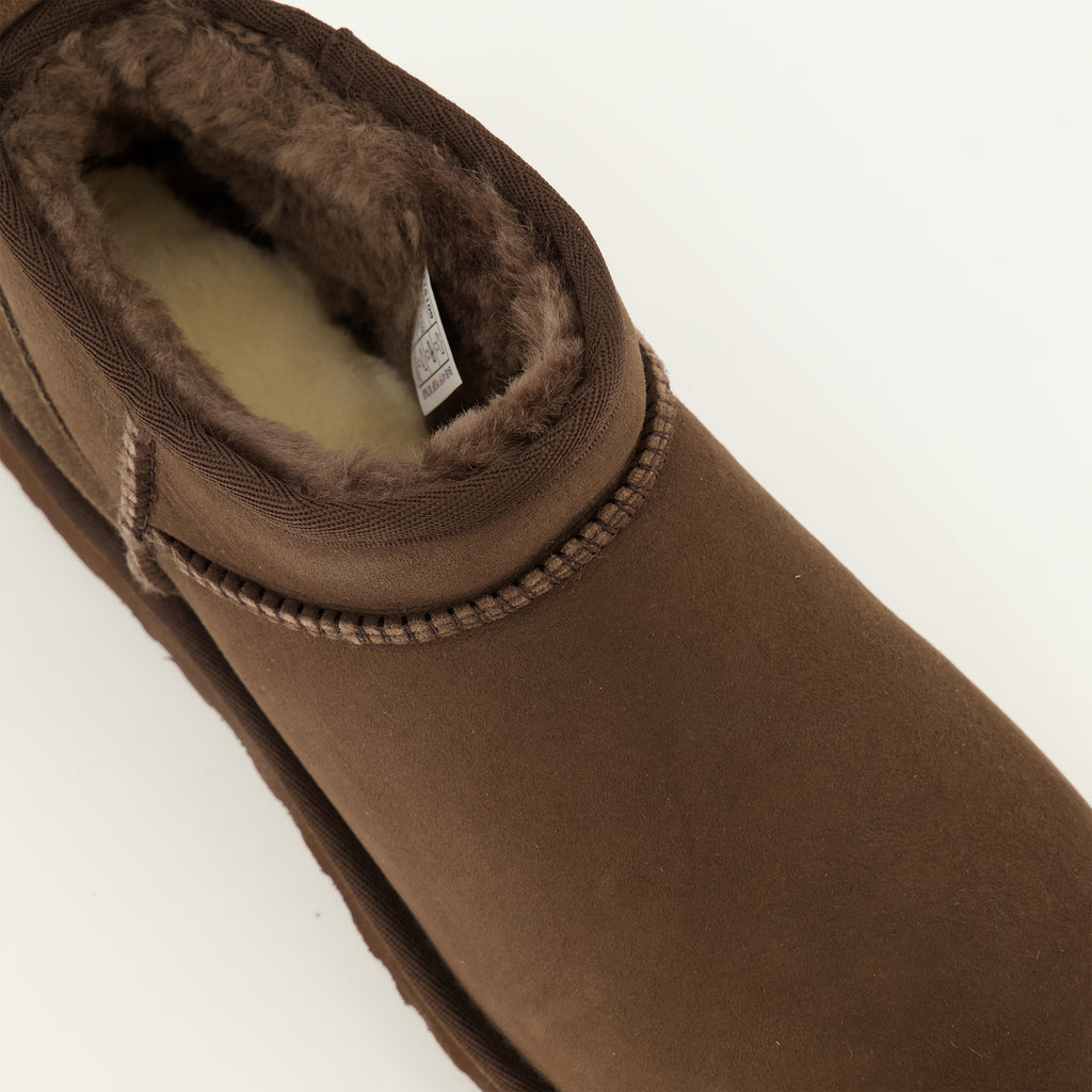 Bottines Botas Clásicas Ultra Mini en Marrón Ugg Marron Femme