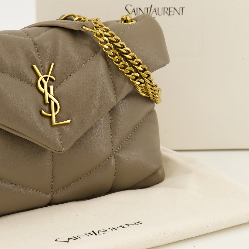 Image de l'article Sac Puffer toy en cuir beige de la marque Saint Laurent pour Femme - Saison Printemps-Été 2026 - Vue détaillée_2