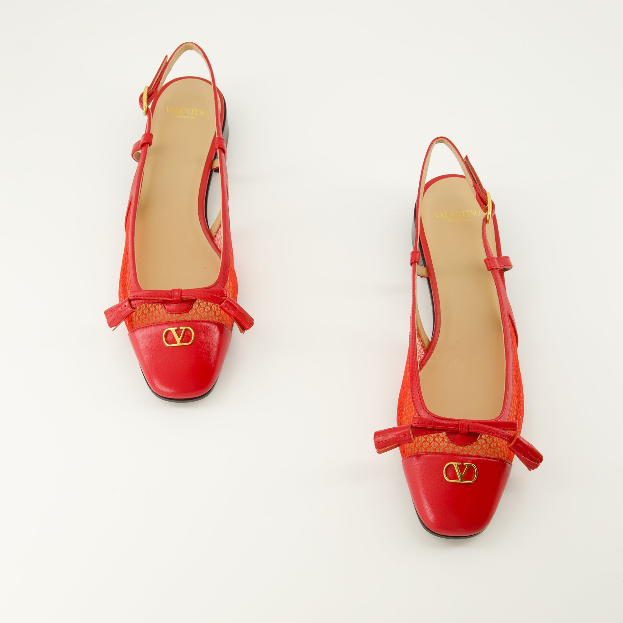 Image de l'article Ballarines Valet du Roi rouge de la marque Valentino Garavani pour Femme - Saison Printemps-Été 2026 - Vue de dessus paire de chaussure