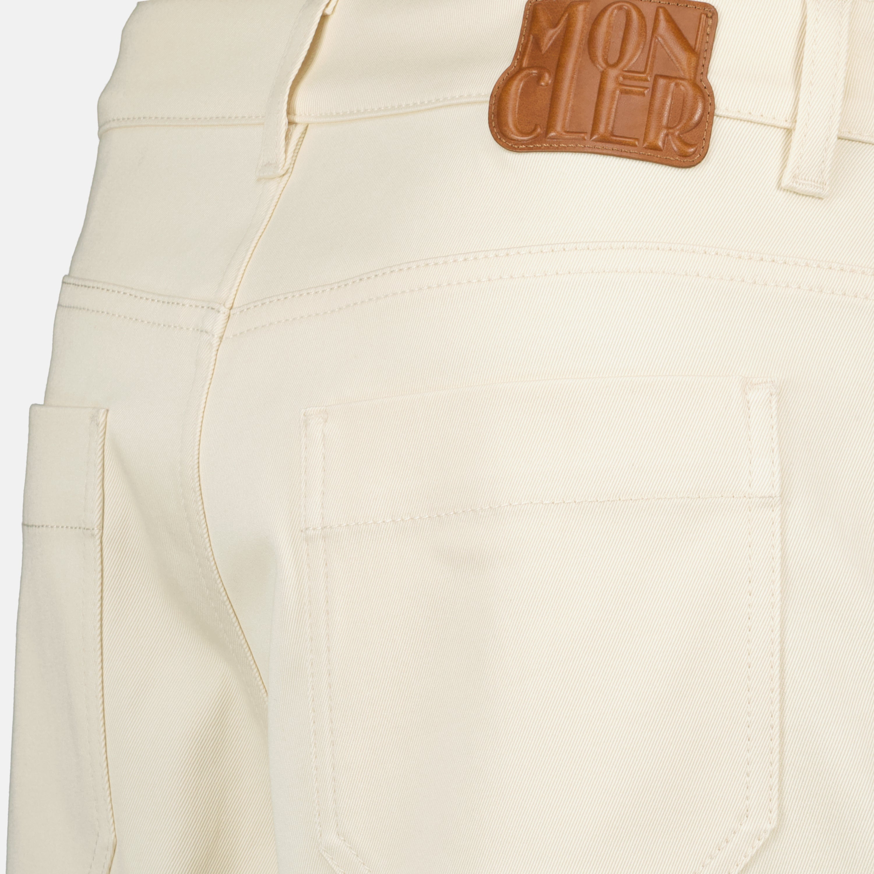 Shorts Bermuda en gabardine Moncler Beige Femme