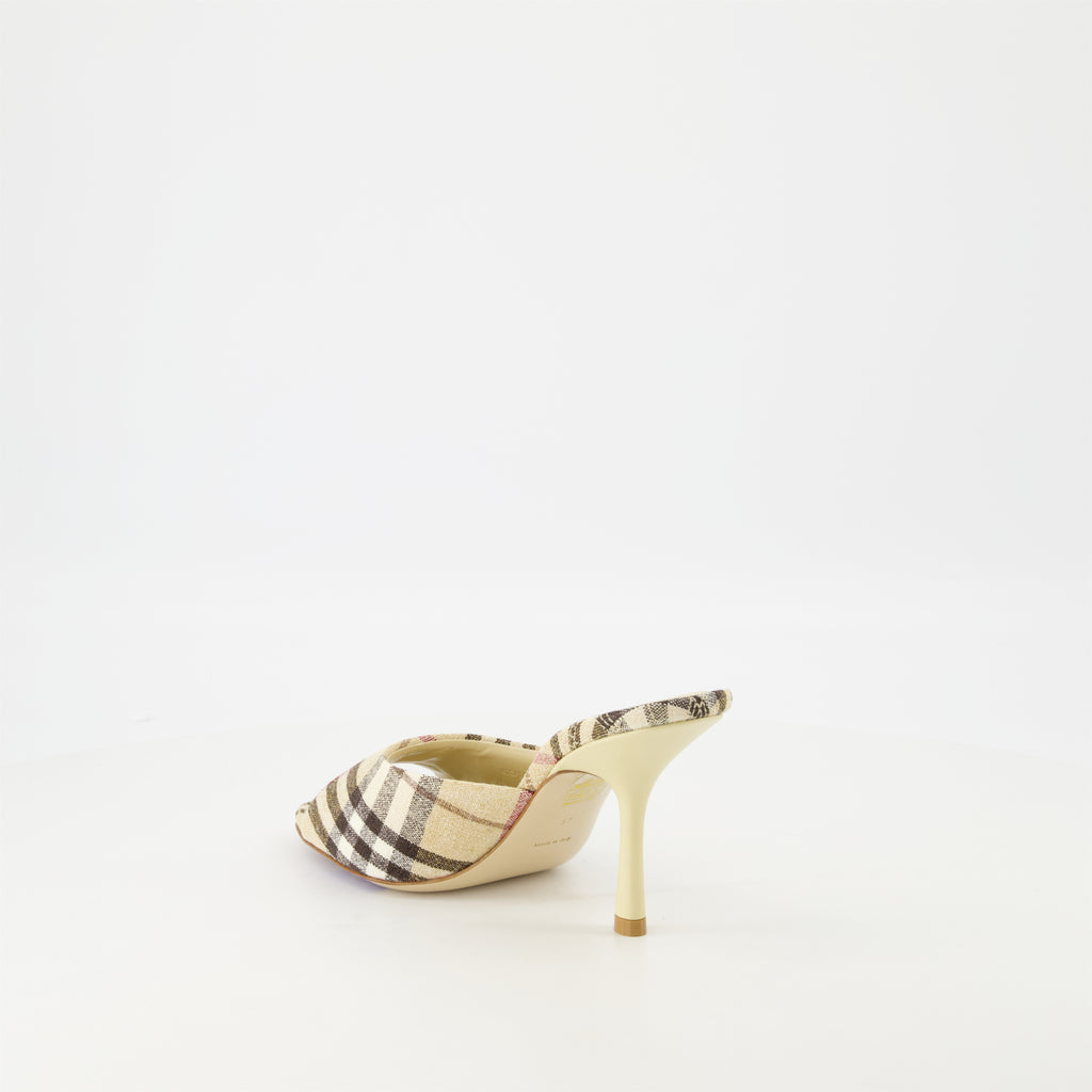 Chaussures ouvertes Mules à carreaux Burberry Beige Femme