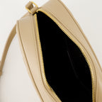 Imagem da bolsa de fotos Lou da marca Saint Laurent para Mulheres - Temporada Outono-Inverno 2025 - Vista Detalhada_3