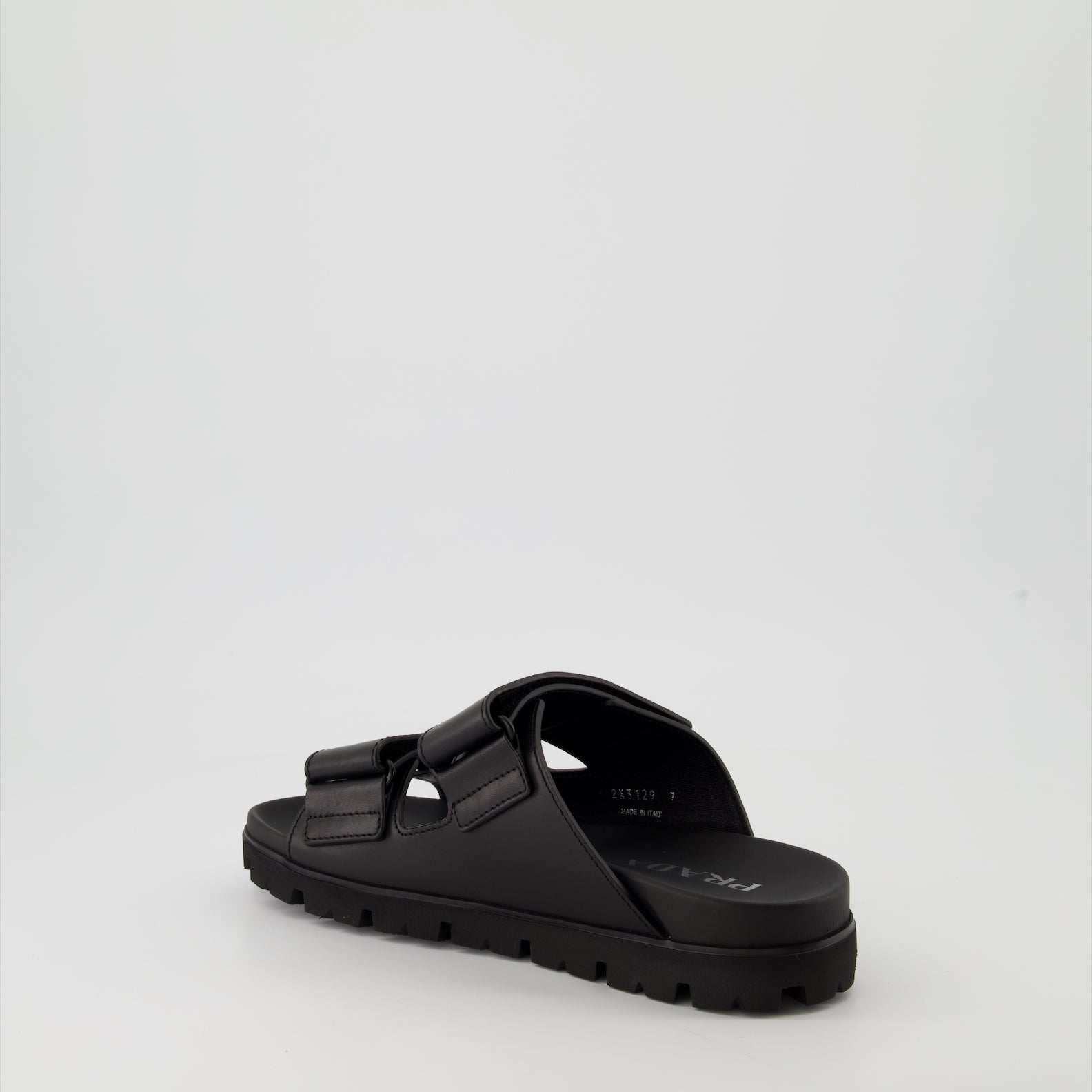 Zapatos abiertos Sandales à brides en cuir Prada Negro Homme