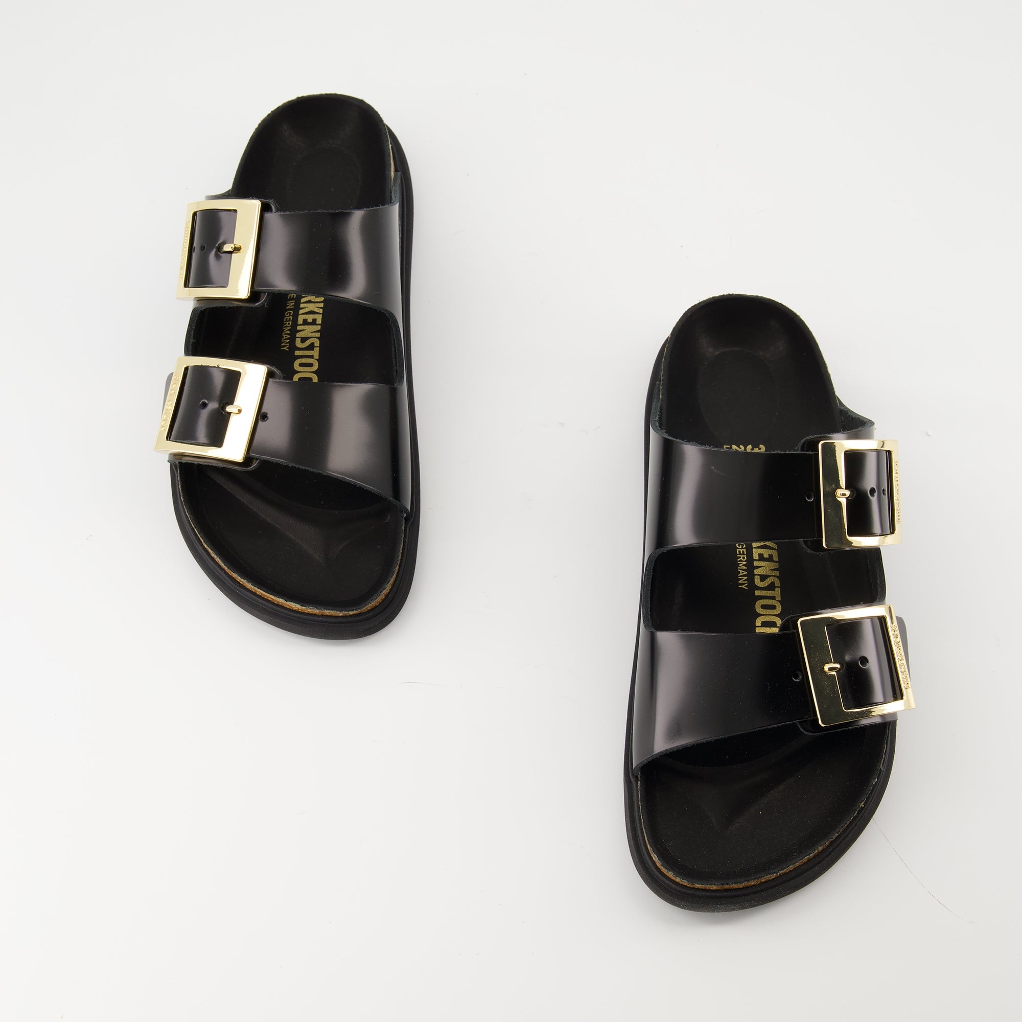 Imagen de las Sandalias Drolplet Buckle de Birkenstock para Mujer - Temporada Primavera-Verano 2025 - Vista superior del par de zapatos