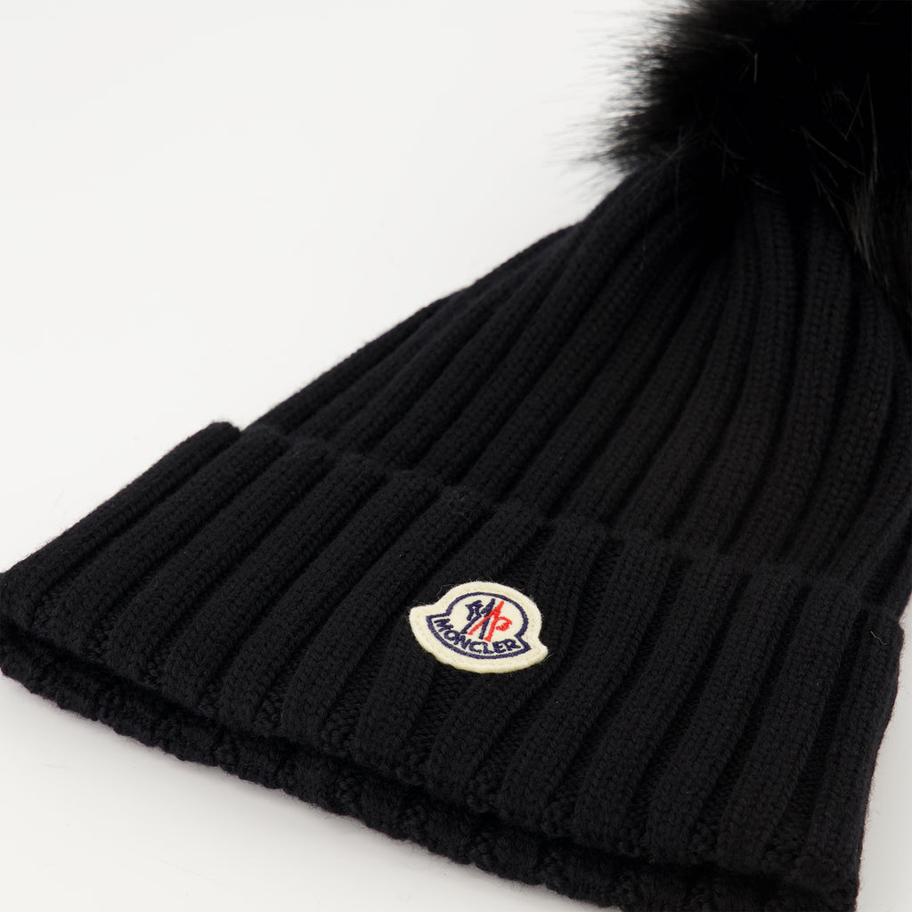 Imagem do artigo Gorro de lã com pompom da marca Moncler para Mulheres - Temporada Outono-Inverno 2025 - Vista Detalhada_2