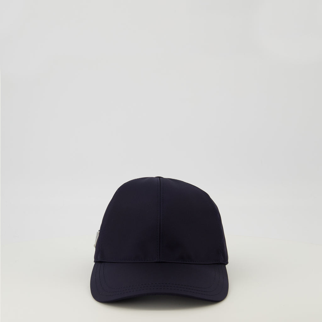 Image de l'article Casquette bleu marine en Re-Nylon de la marque Prada pour Homme - Saison Printemps-Été 2026 - Vue de Face