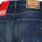 Imagen del pantalón D-Sire 1996 L30 azul de la marca Diesel para Mujer - Temporada Otoño-Invierno 2025 - Vista Detallada_2