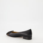 Chaussures plates Valet du roiバレリーナ Valentino Garavani Noir Femme
