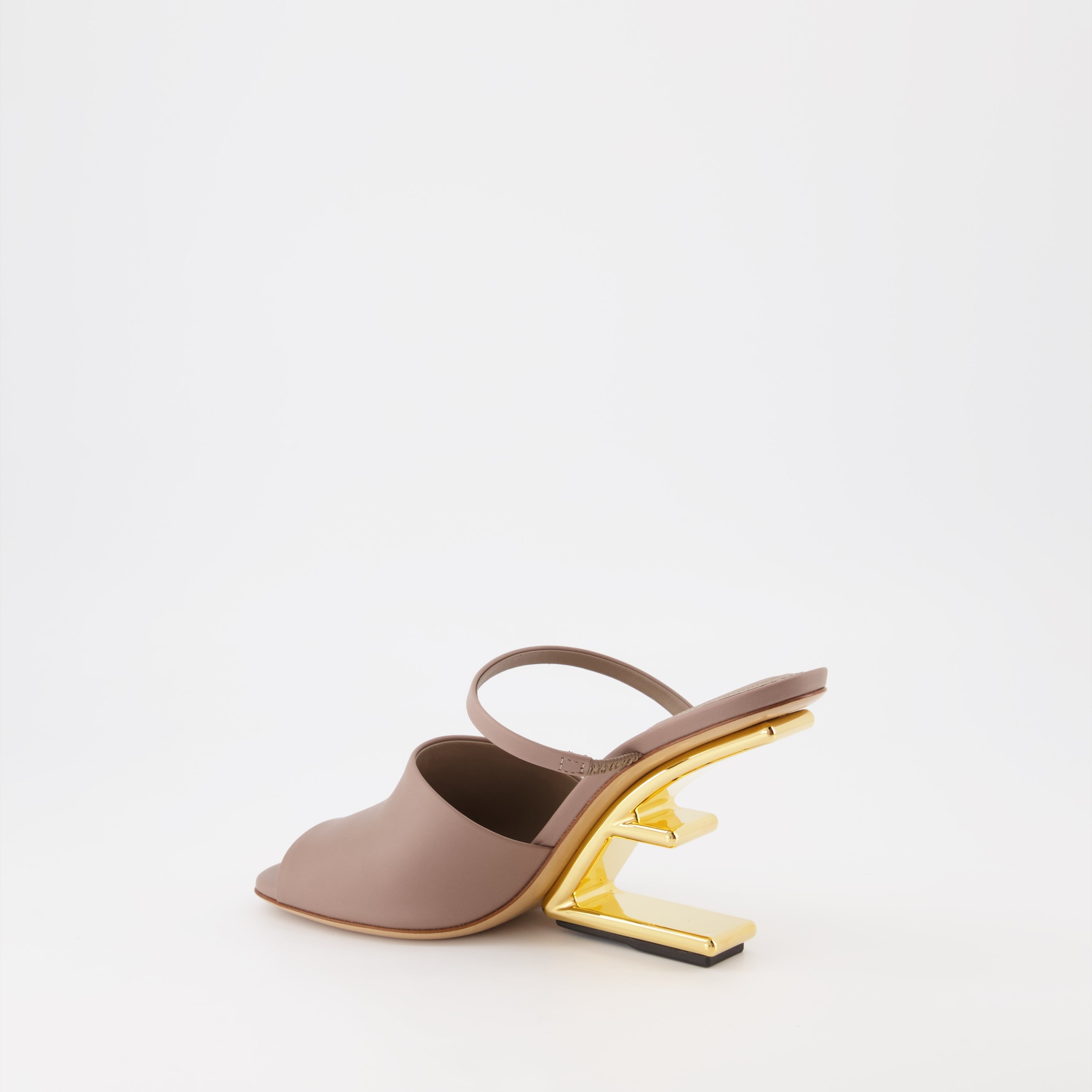 Chaussures ouvertes Fendi First Beige Sandals Fendi Beige Femme