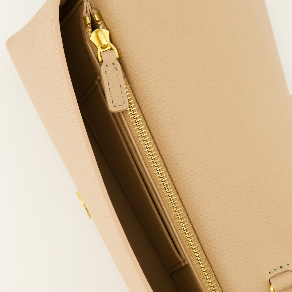 Petite maroquinerie ブラックレザーのVLogoウォレットwithチェーン Valentino Garavani Beige Femme