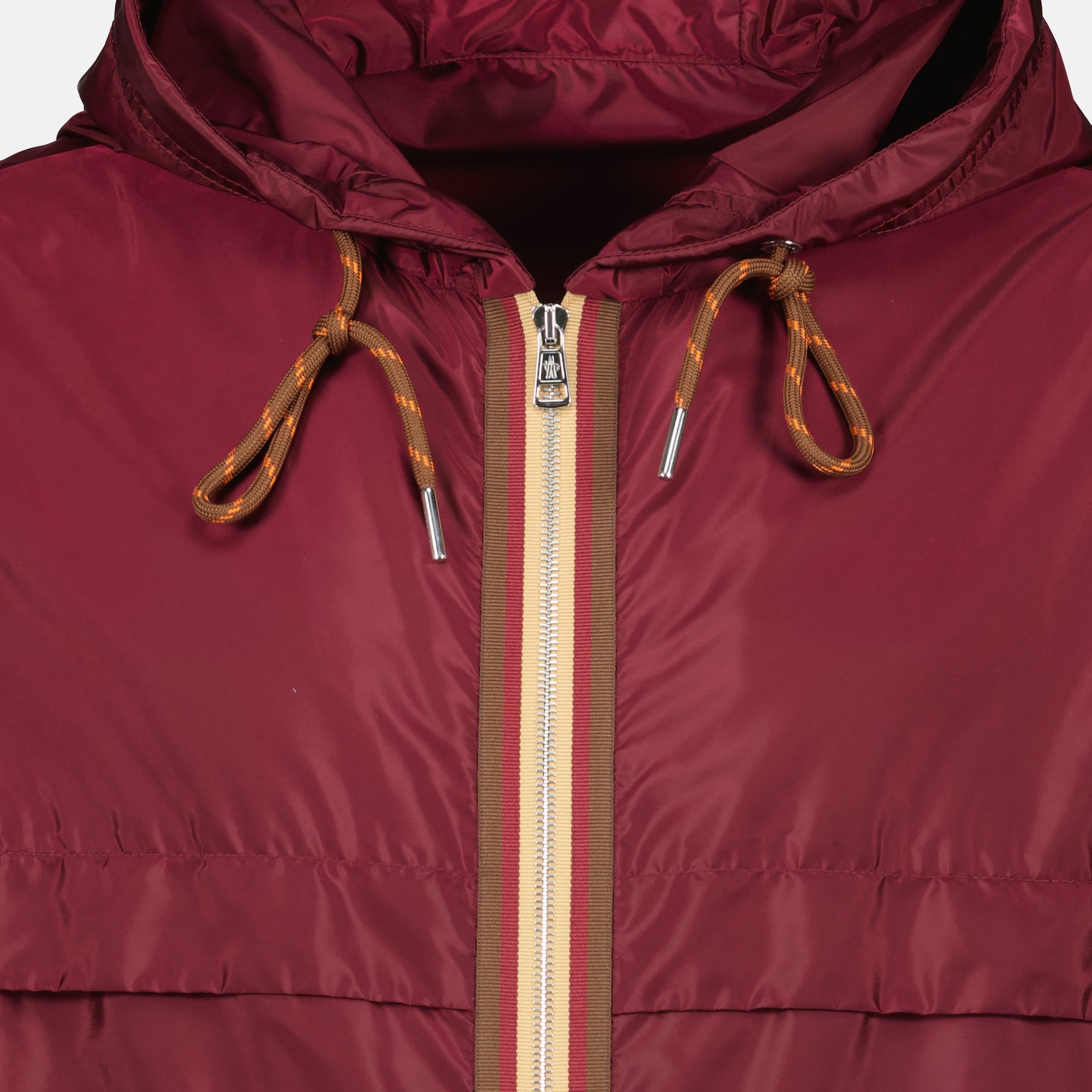 Image de l'article Coupe-vent Nidge bordeaux de la marque Moncler pour Homme - Saison Printemps-Été 2026 - Vue détaillée_2