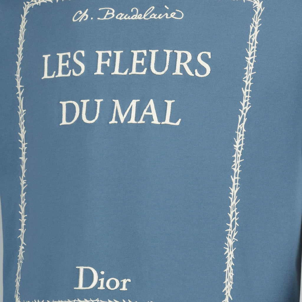 Imagen de la camiseta azul de Dior para Hombre con bordado de Book Cover en algodón - Temporada Primavera-Verano 2026 - Vista Detallada 1