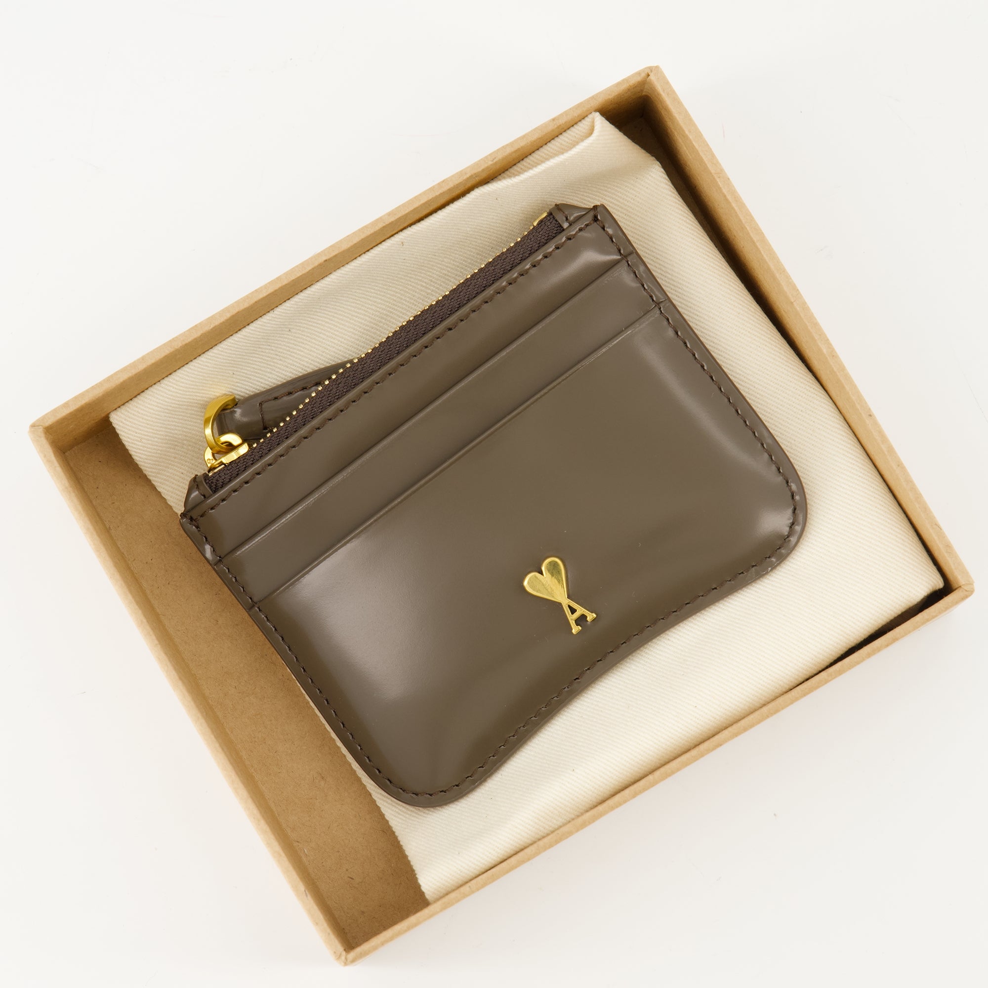 Image of the article Paris Paris cardholder by the brand Ami PARIS for Unisex - Autumn-Winter Season 2025 - Detailed View_2