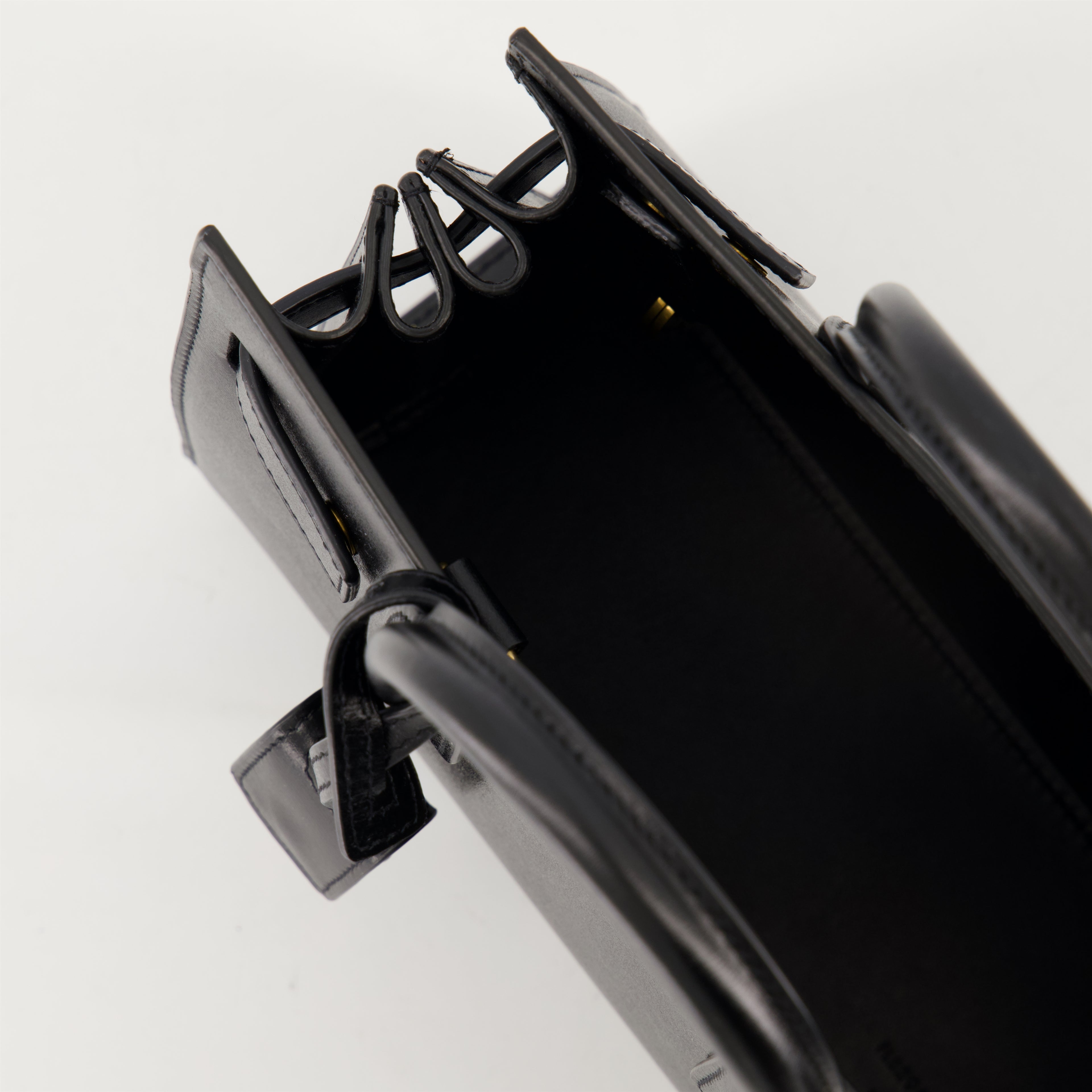 Sacs à main et épaule Sac de jour en cuir Saint Laurent Noir Femme