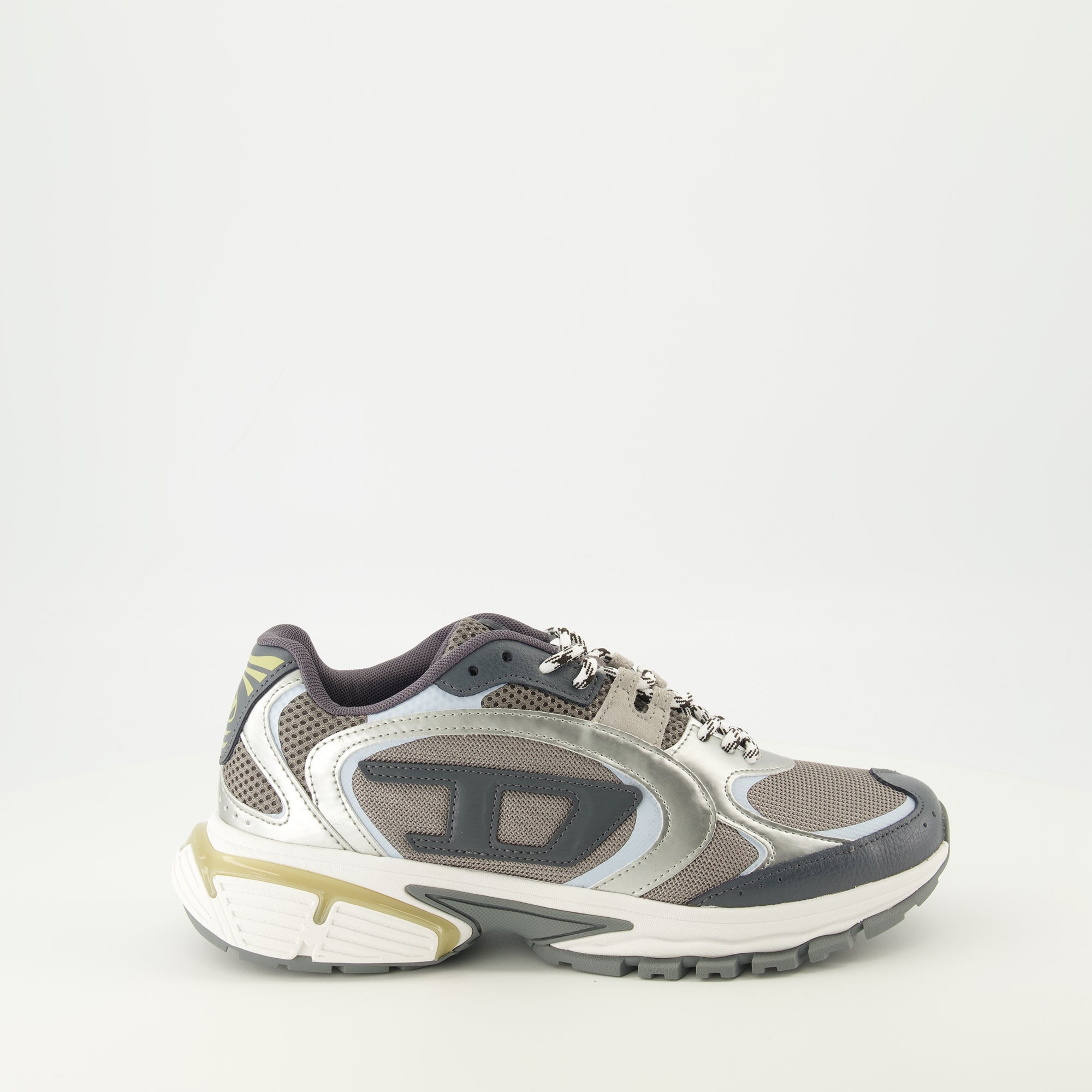 Image de l'article Baskets Pro-V-Dense taupe et gris argenté de la marque Diesel pour Homme - Saison Printemps-Été 2026 - Vue latérale droite