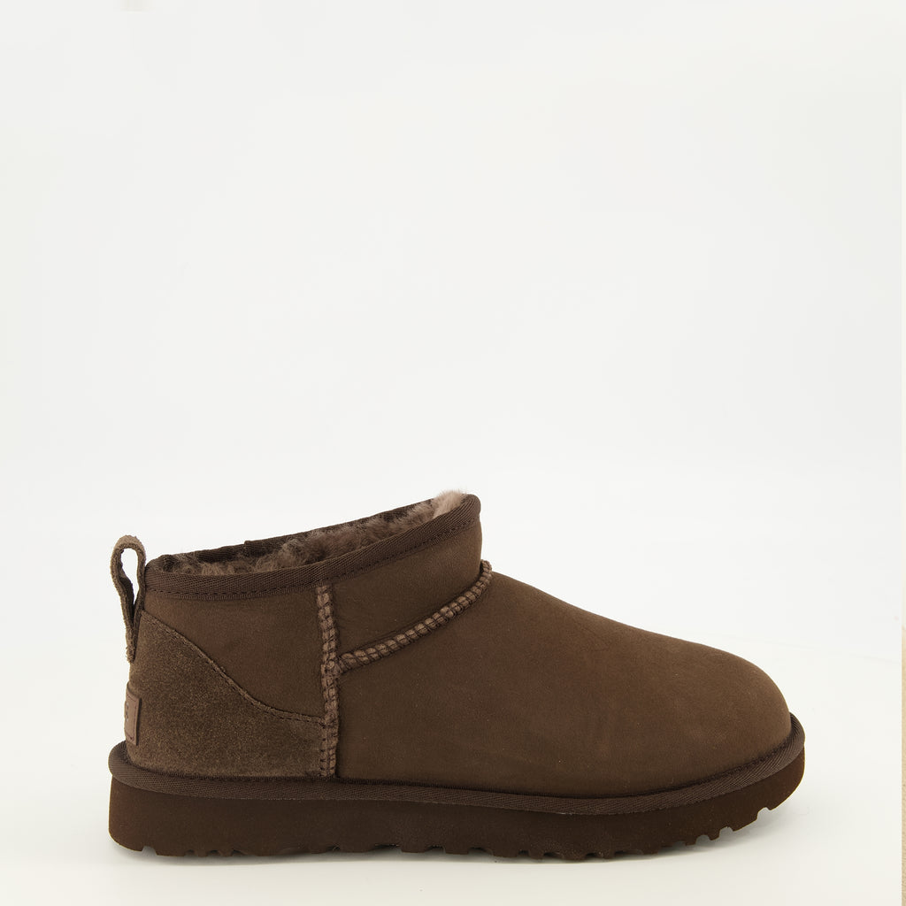 Bottines Botas Clásicas Ultra Mini en Marrón Ugg Marron Femme