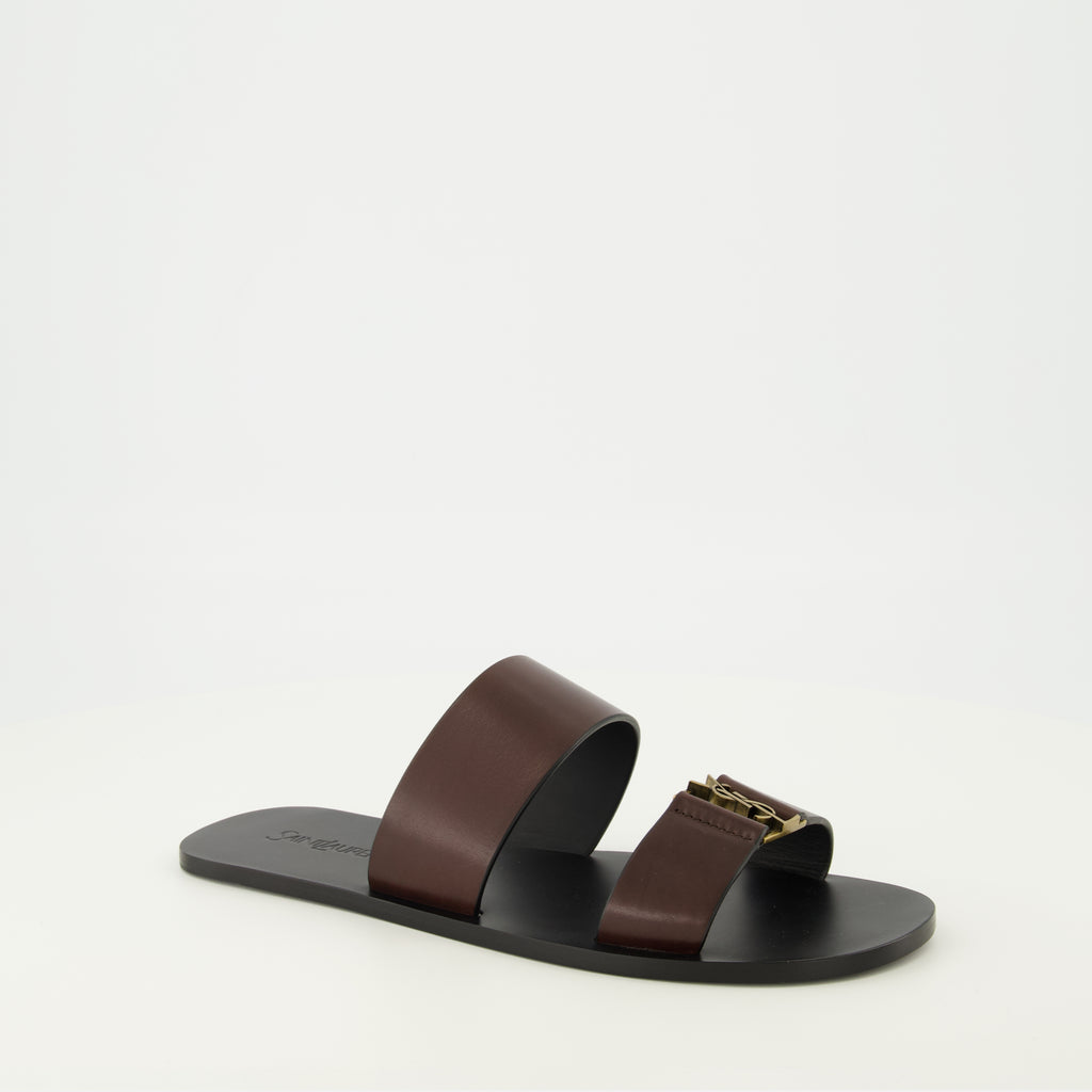 Image de l'article Sandales Babylone marron de la marque Saint Laurent pour Homme - Saison Printemps-Été 2026 - Vue trois quarts avant droite