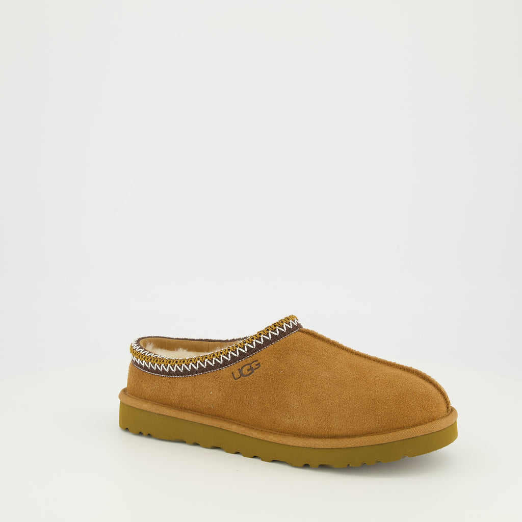 Image of the Ugg brand Men's Tasman II Brown Mules - Spring-Summer 2026 - Three-quarters front right view
