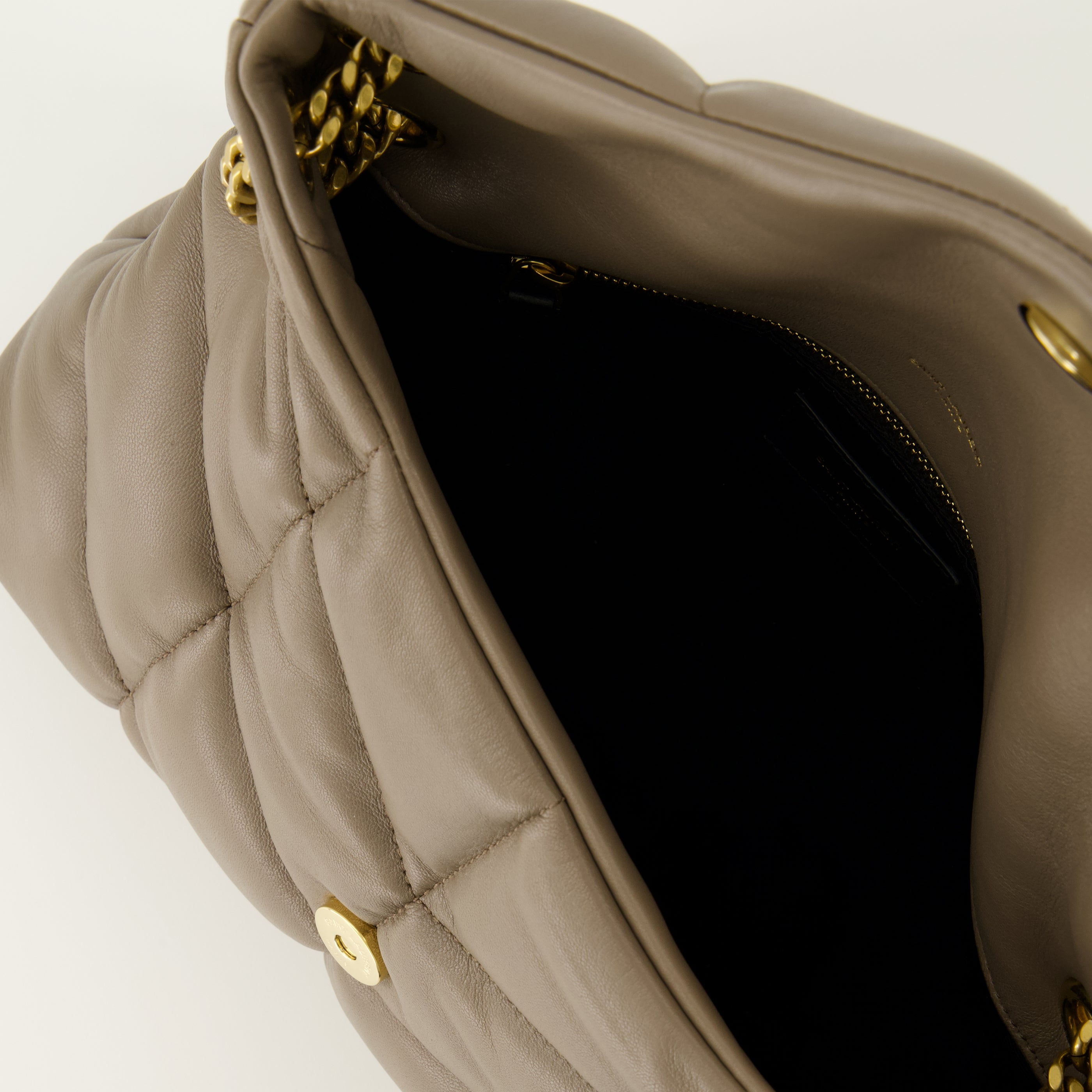 Image de l'article Sac Puffer small en cuir beige de la marque Saint Laurent pour Femme - Saison Printemps-Été 2026 - Vue détaillée_3
