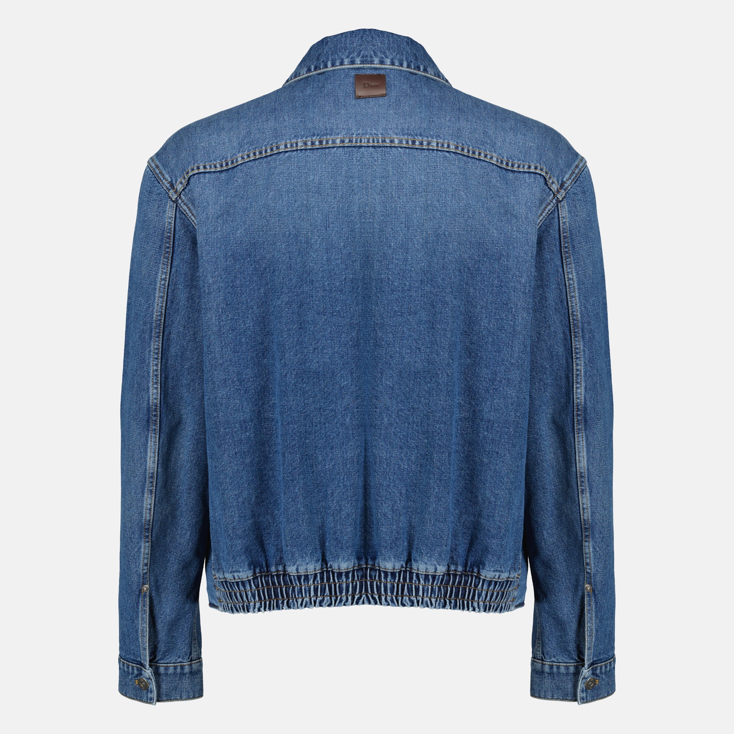 Image de l'article Veste en denim bleu de la marque Dior pour Homme - Saison Printemps-Été 2026 - Vue de Dos
