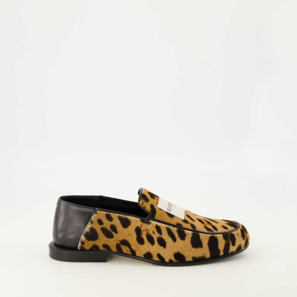 Image of the article Givenchy Women's Label Loafers - Autumn-Winter 2025 Season - Right Side View