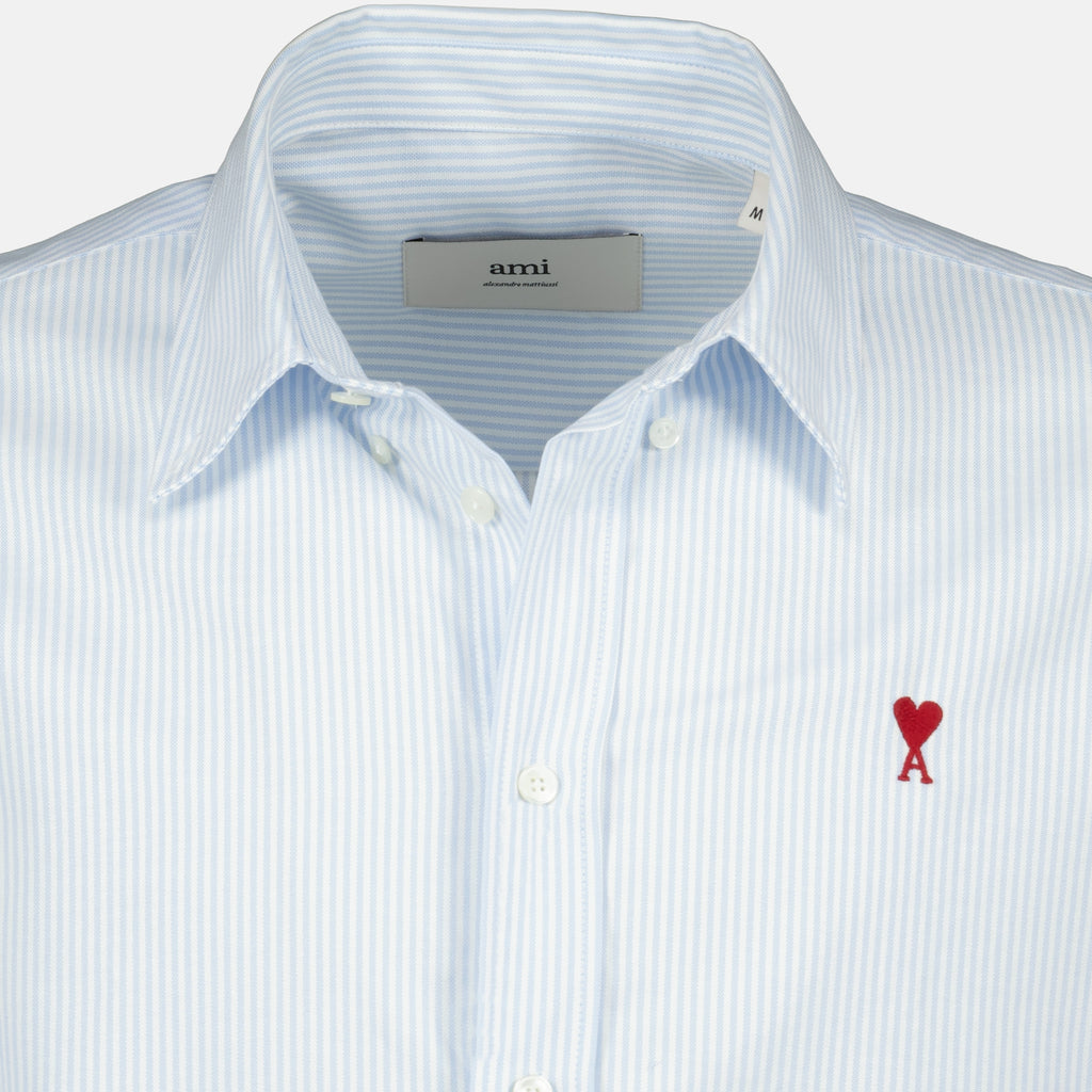 Imagen de la camisa a rayas azul Ami corazón de la marca Ami PARIS para Unisex - Temporada Otoño-Invierno 2025 - Vista Detallada_2