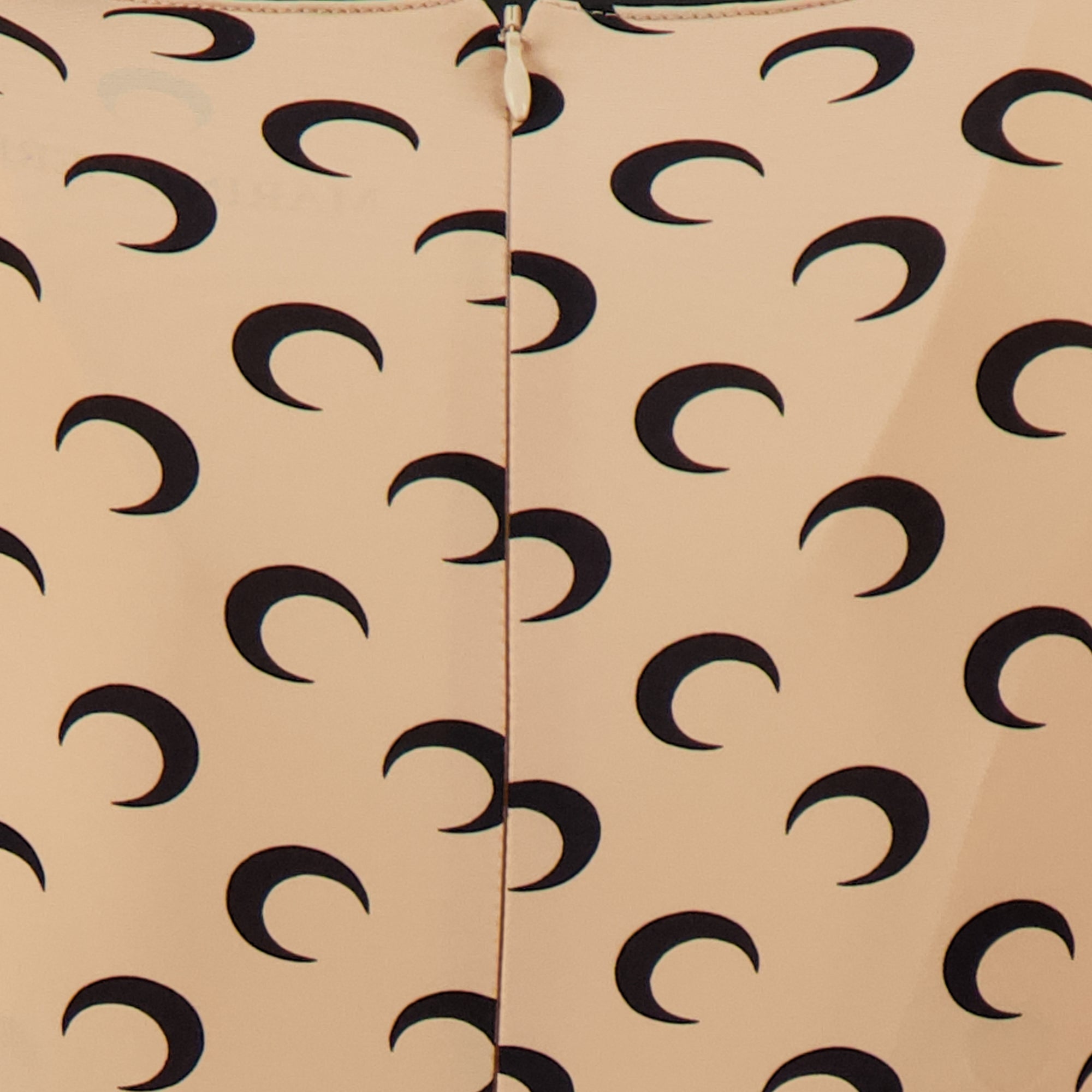 Imagen del mono largo Jersey Moon beige de la marca Marine Serre para mujer - Temporada Otoño-Invierno 2025 - Vista Detallada_2