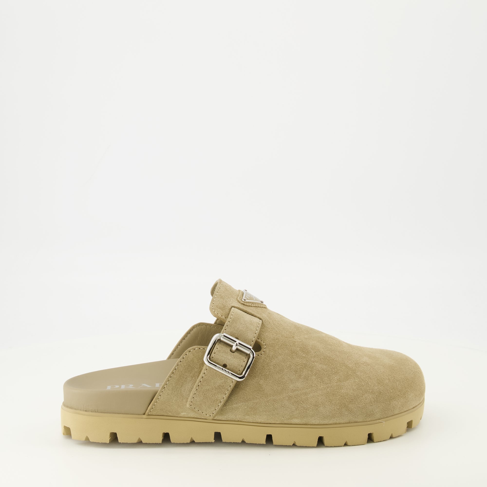 Image de l'article Mules en veau velours beige de la marque Prada pour Homme - Saison Printemps-Été 2026 - Vue latérale droite