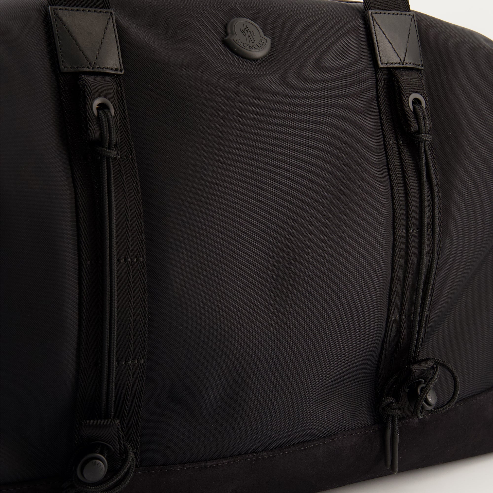 Imagen del bolso de viaje Tech Duffle de Moncler para Hombre - Temporada Otoño-Invierno 2025 - Vista Detallada_2