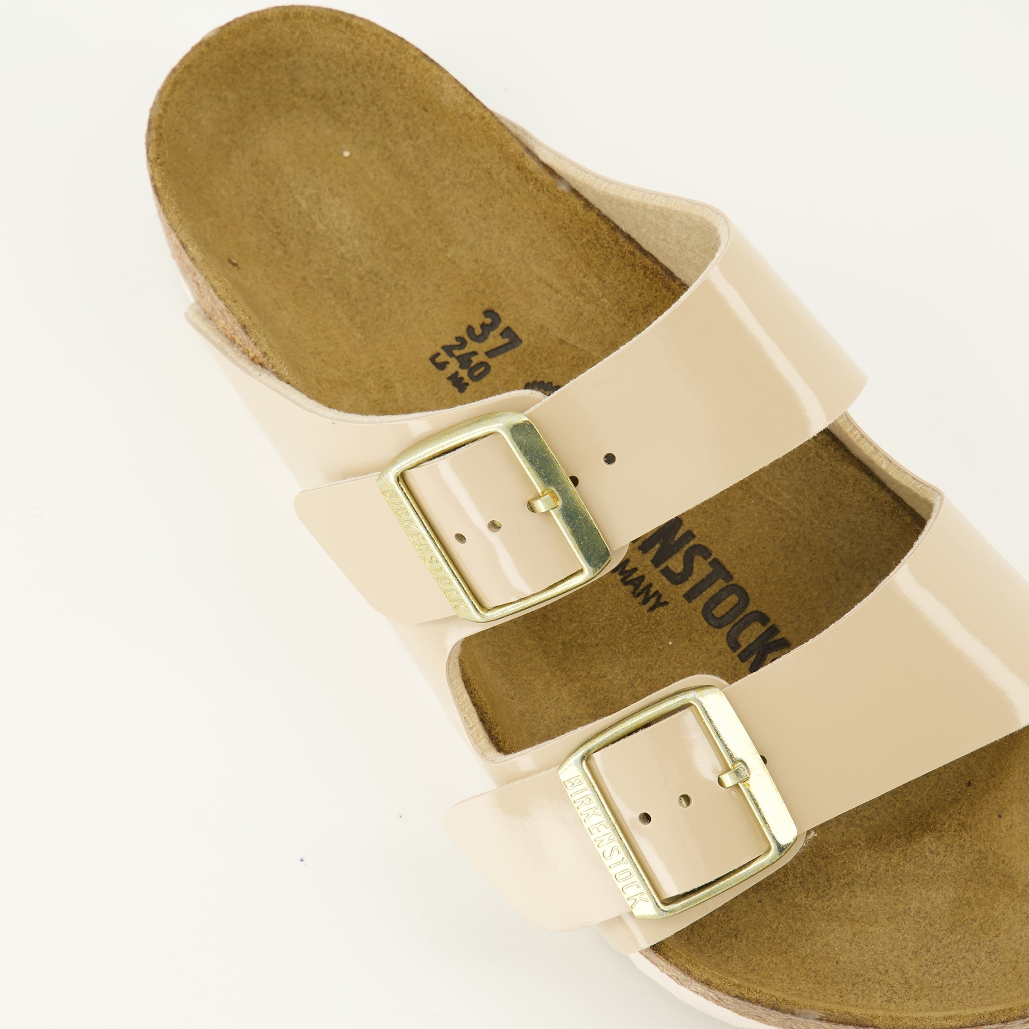 Image de l'article Sandales Arizona beige de la marque Birkenstock pour Unisex - Saison Printemps-Été 2026 - Vue détaillée de haut
