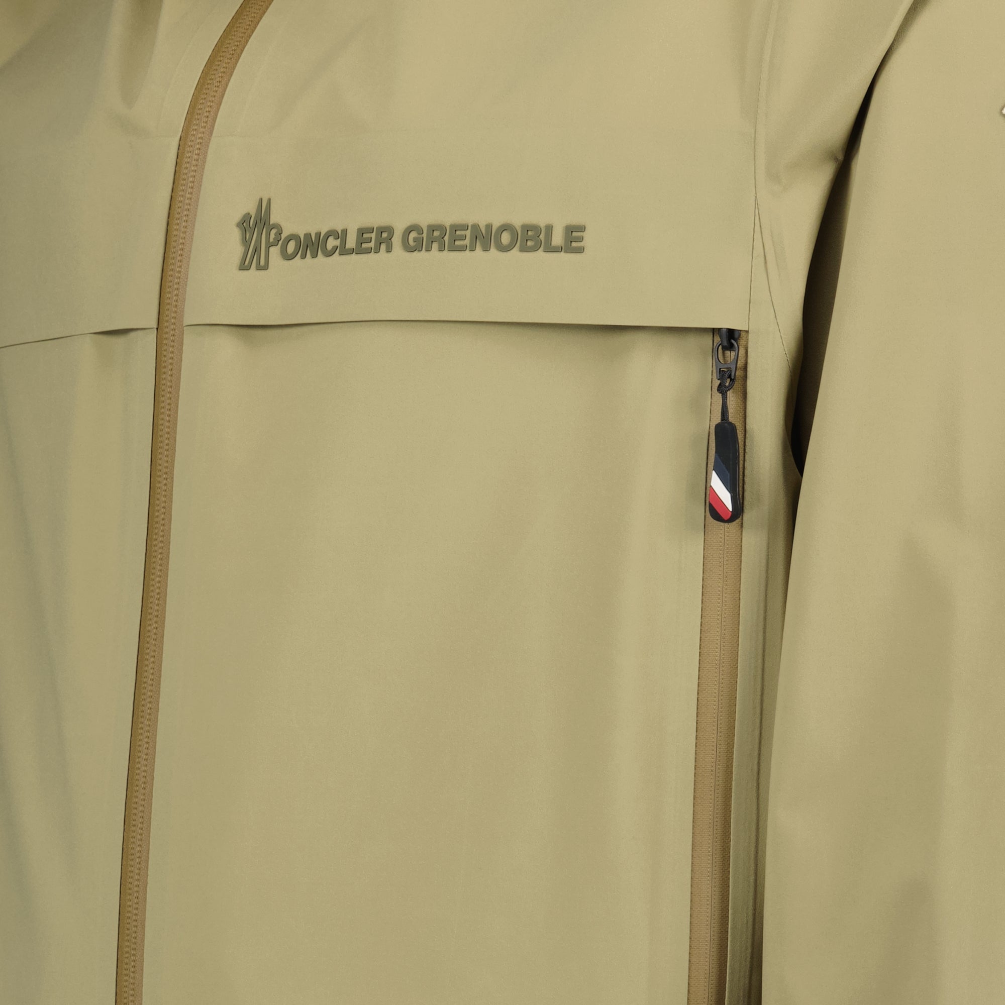 Image de l'article Veste imperméable Shipton beige en Gore-Tex de la marque Moncler Grenoble pour Homme - Saison Printemps-Été 2026 - Vue détaillée_1