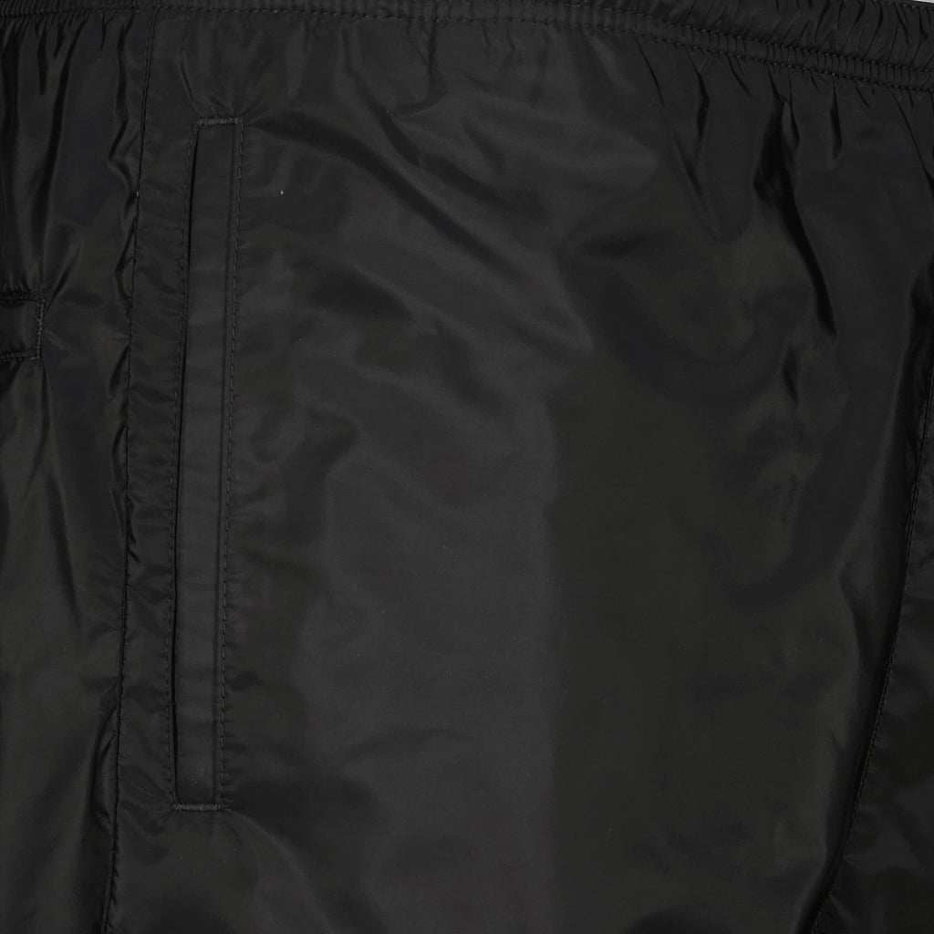 プラダのメンズネイビーブルーリナイロン水着の画像 - 2026年春夏コレクション - 詳細ビュー_2