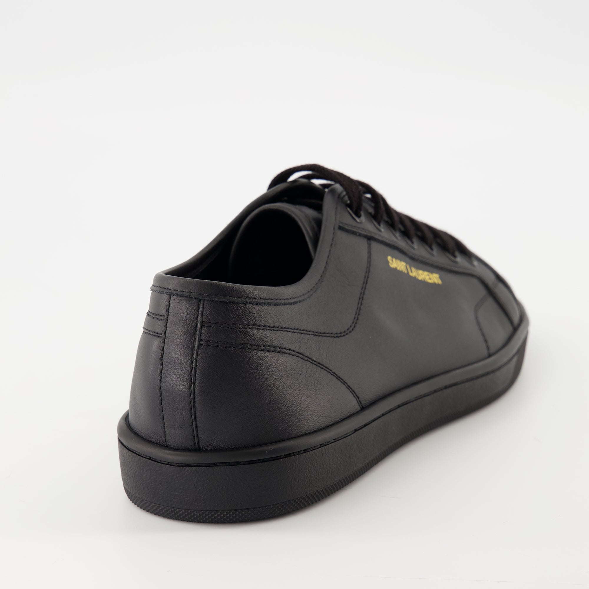 Image de l'article Baskets Gym de la marque Saint Laurent pour Homme - Saison Automne-Hiver 2025 - Vue arrière