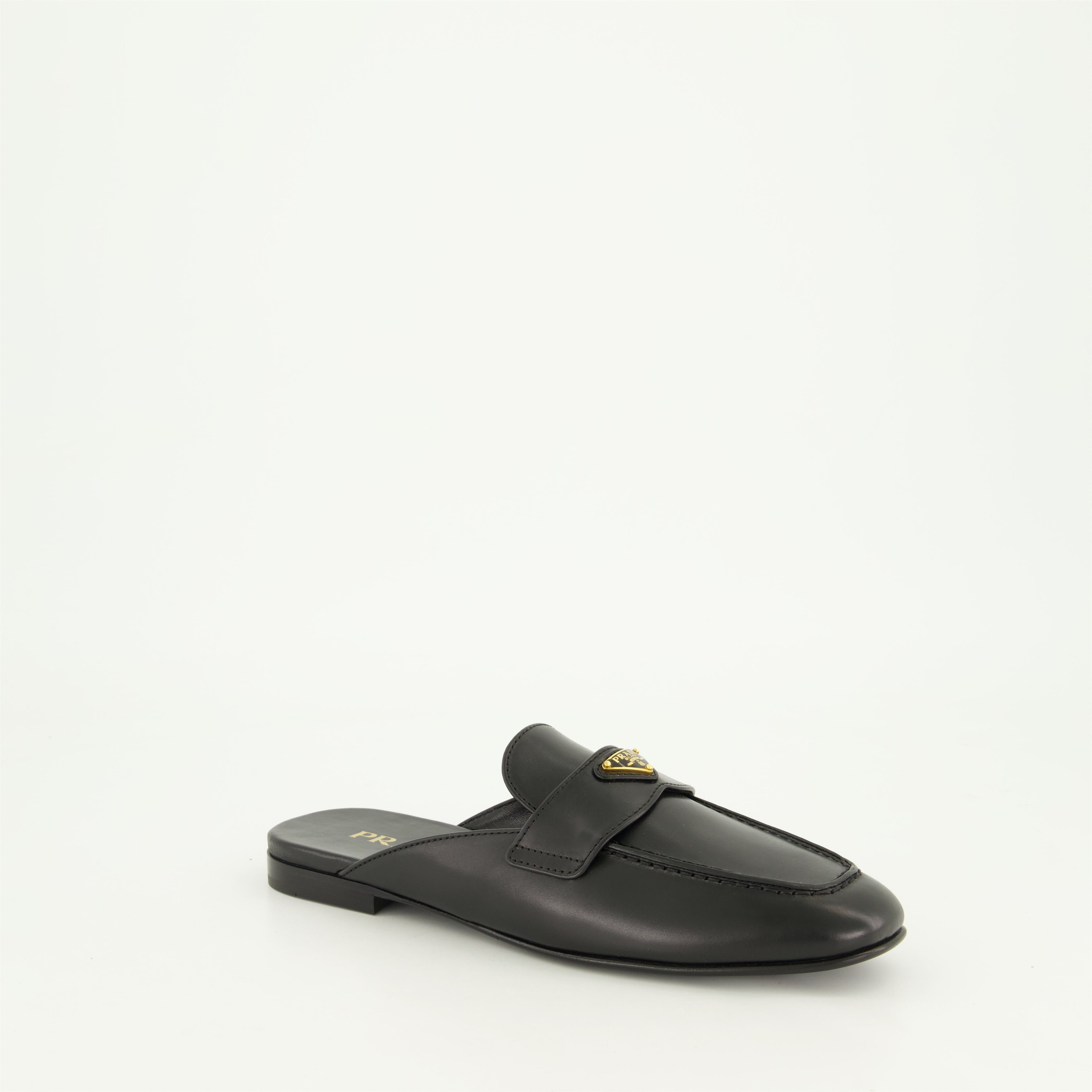 Chaussures ouvertes Mules en cuir Prada Noir Femme