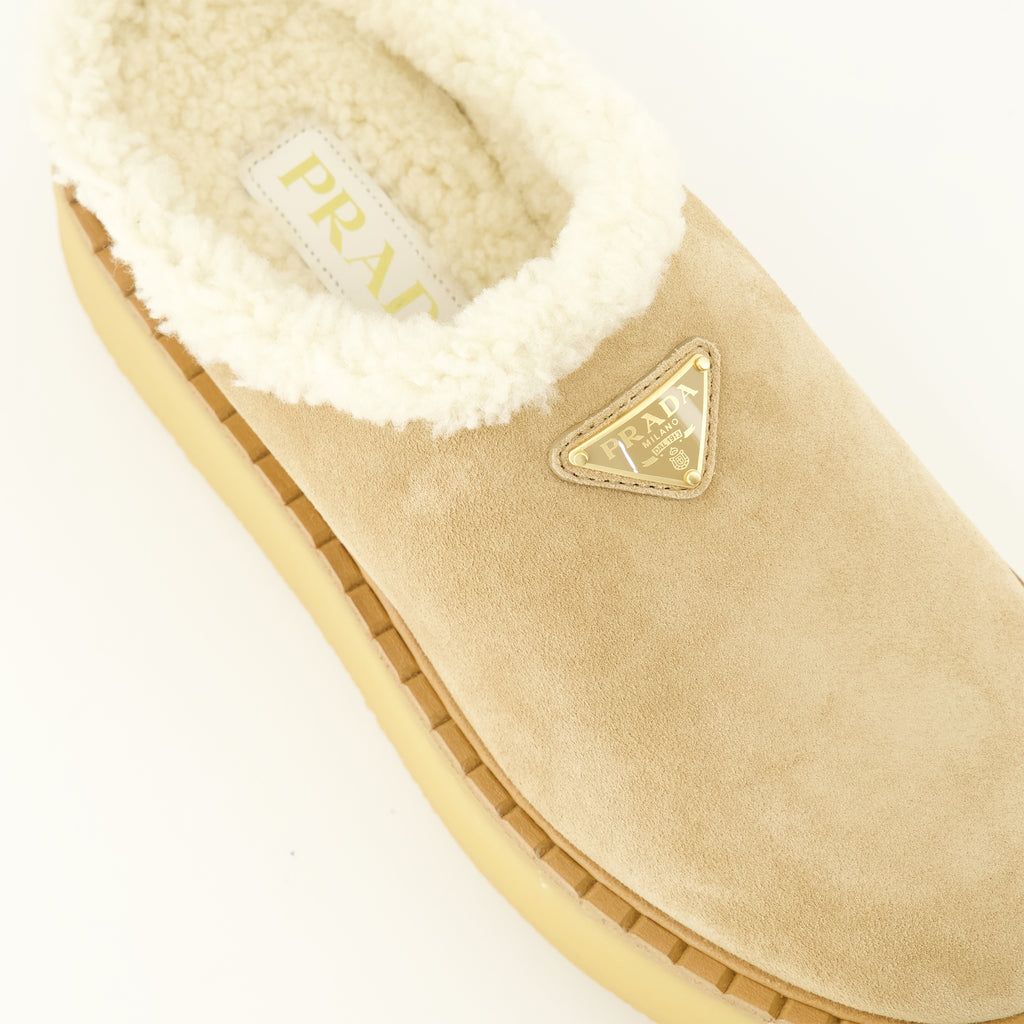 Chaussures ouvertes Mules in Camoscio Beige Prada Beige Femme
