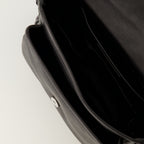 Bild der kleinen Niki-Handtasche aus schwarzem Leder von Saint Laurent für Herren - Frühling-Sommer 2026 - Detailansicht_3